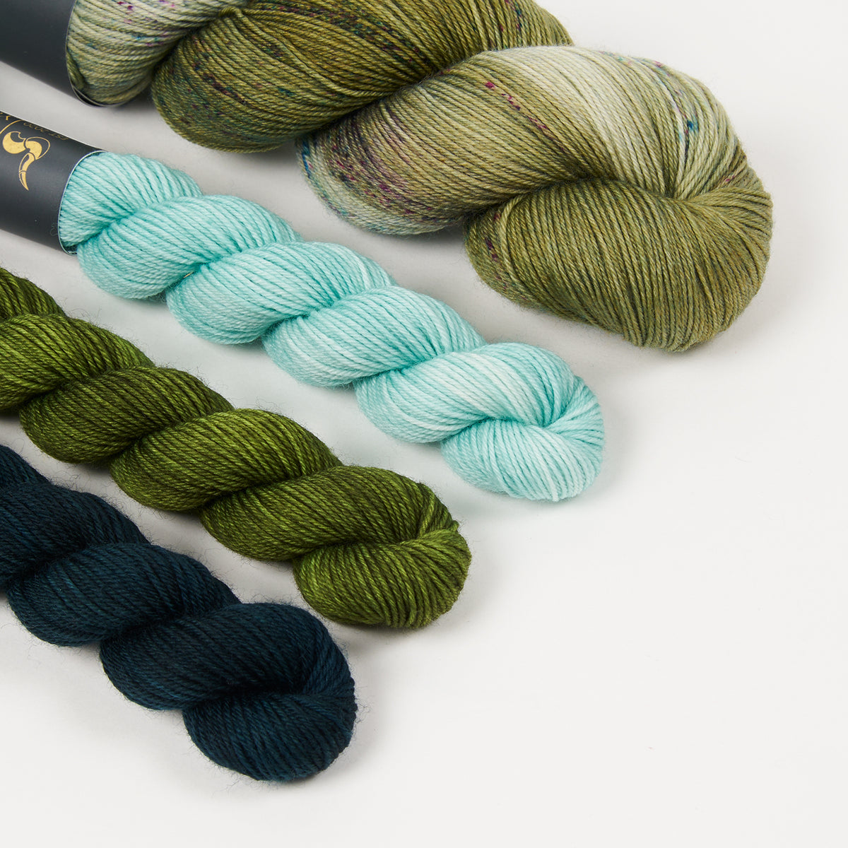 EMBOSSED JACQUARD SOCKS - VERDANT OBERON