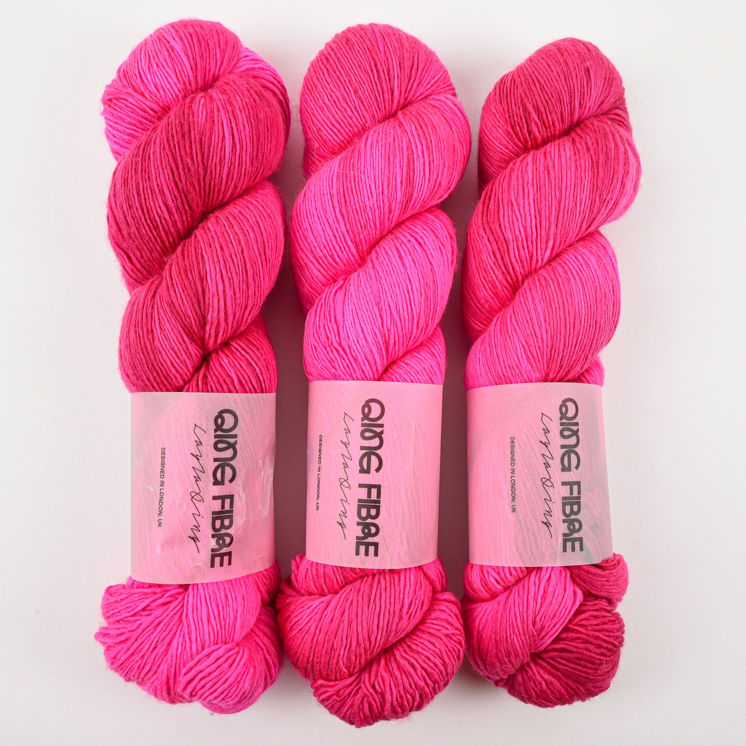 Qing Fibre DASHING SASSY - KIKI Merino wool Fingering pink neon Yarn