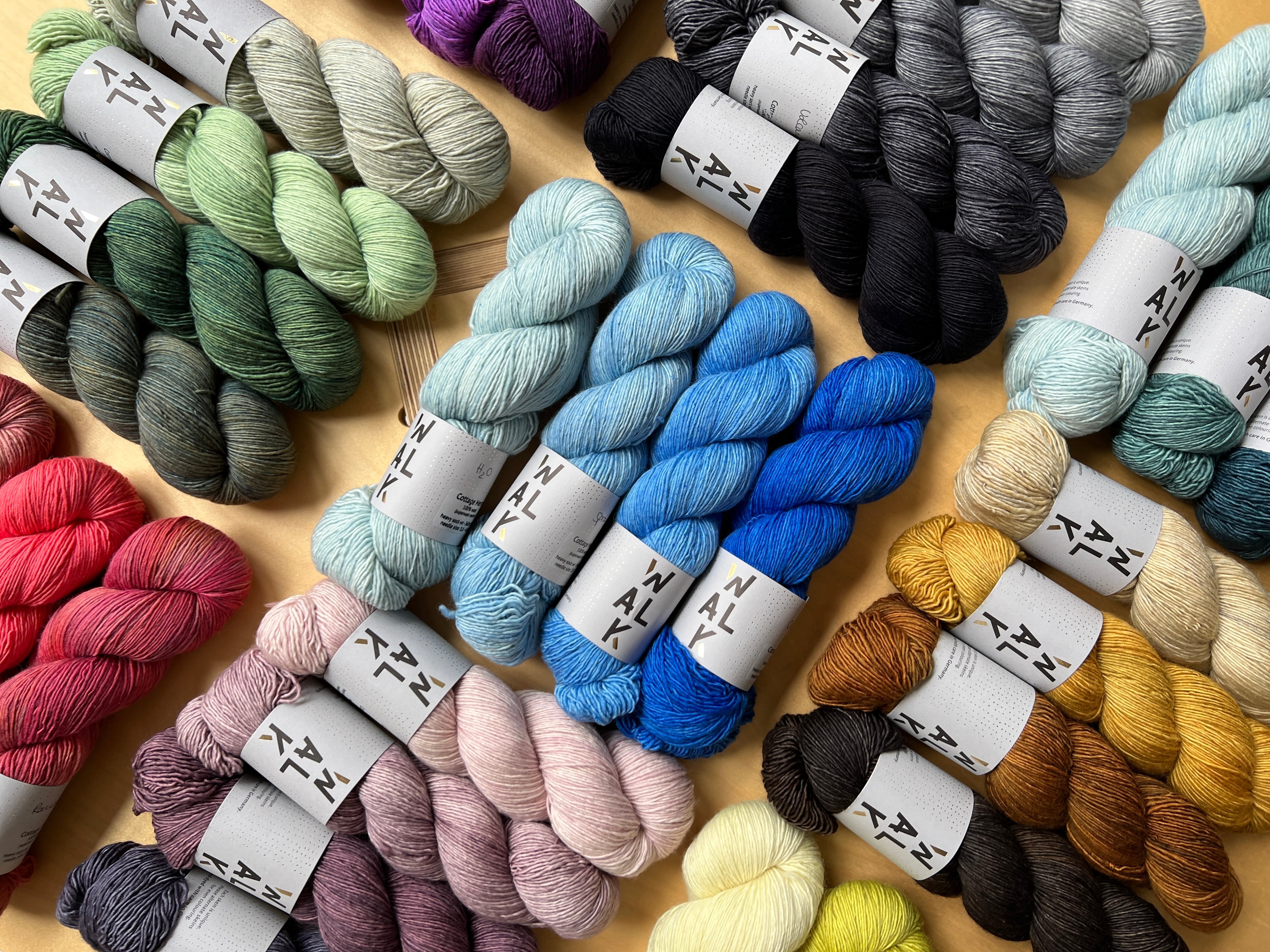 GEOGRADIENT SHAWL PATTERN