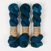 Life in The Long Grass HIGH TWIST SOCK - SPHARIA Merino wool Fingering blue Yarn