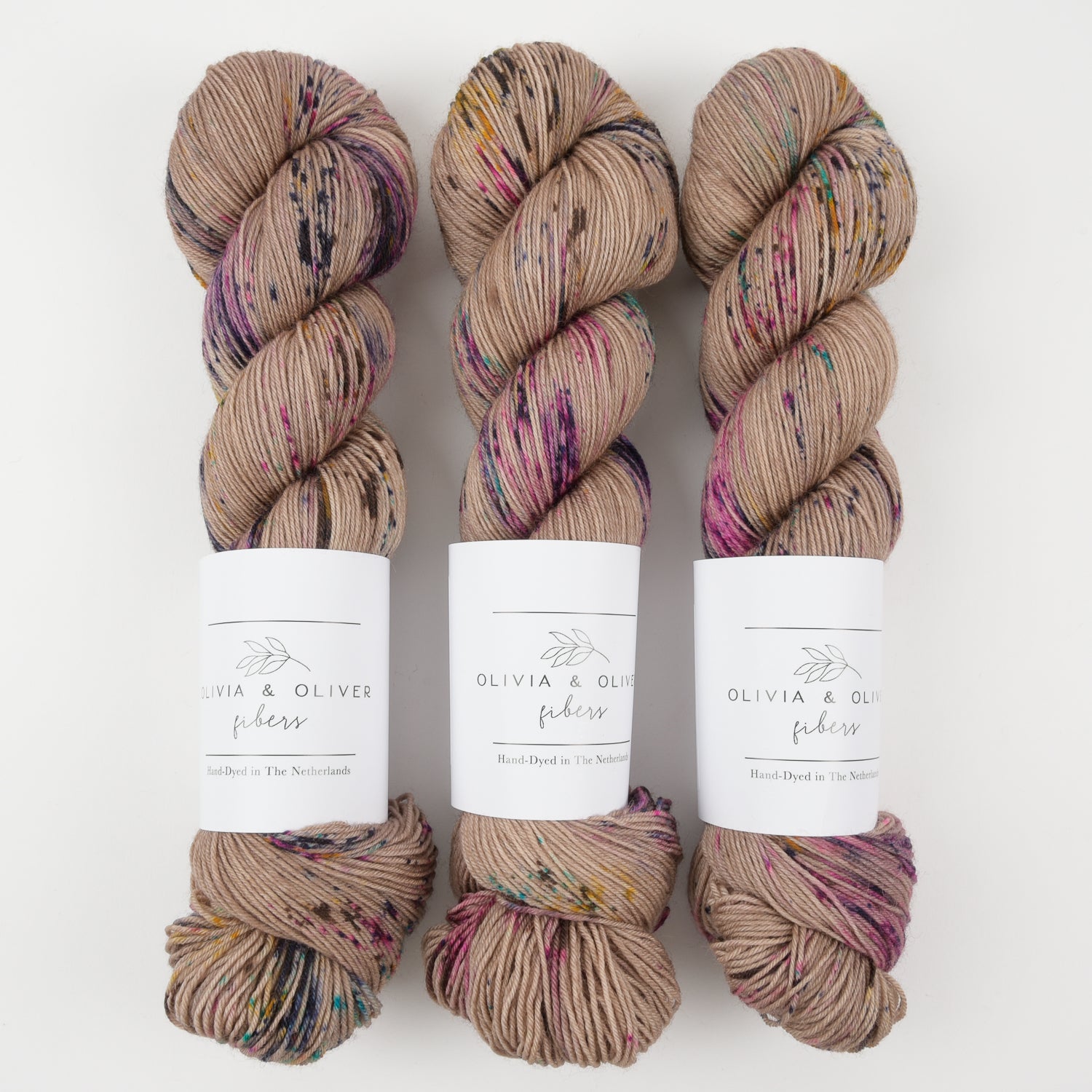 Olivia & Oliver OLIVIA BFL - LUAU BFL Wool Blue Faced Leicester Fingering brown Yarn