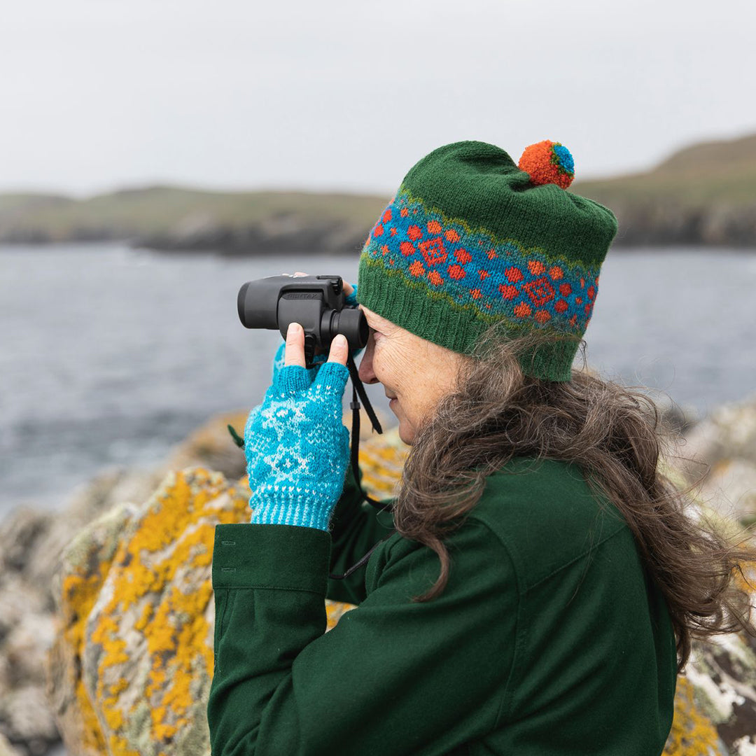 GRAND SHETLAND ADVENTURE KNITS by MARY JANE MUCKLESTONE AND GUDRUN JOHNSTON