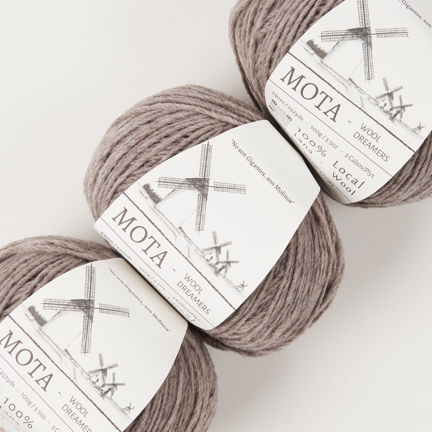 Wool Dreamers MOTA - 010G GREY Wool DK grey Yarn