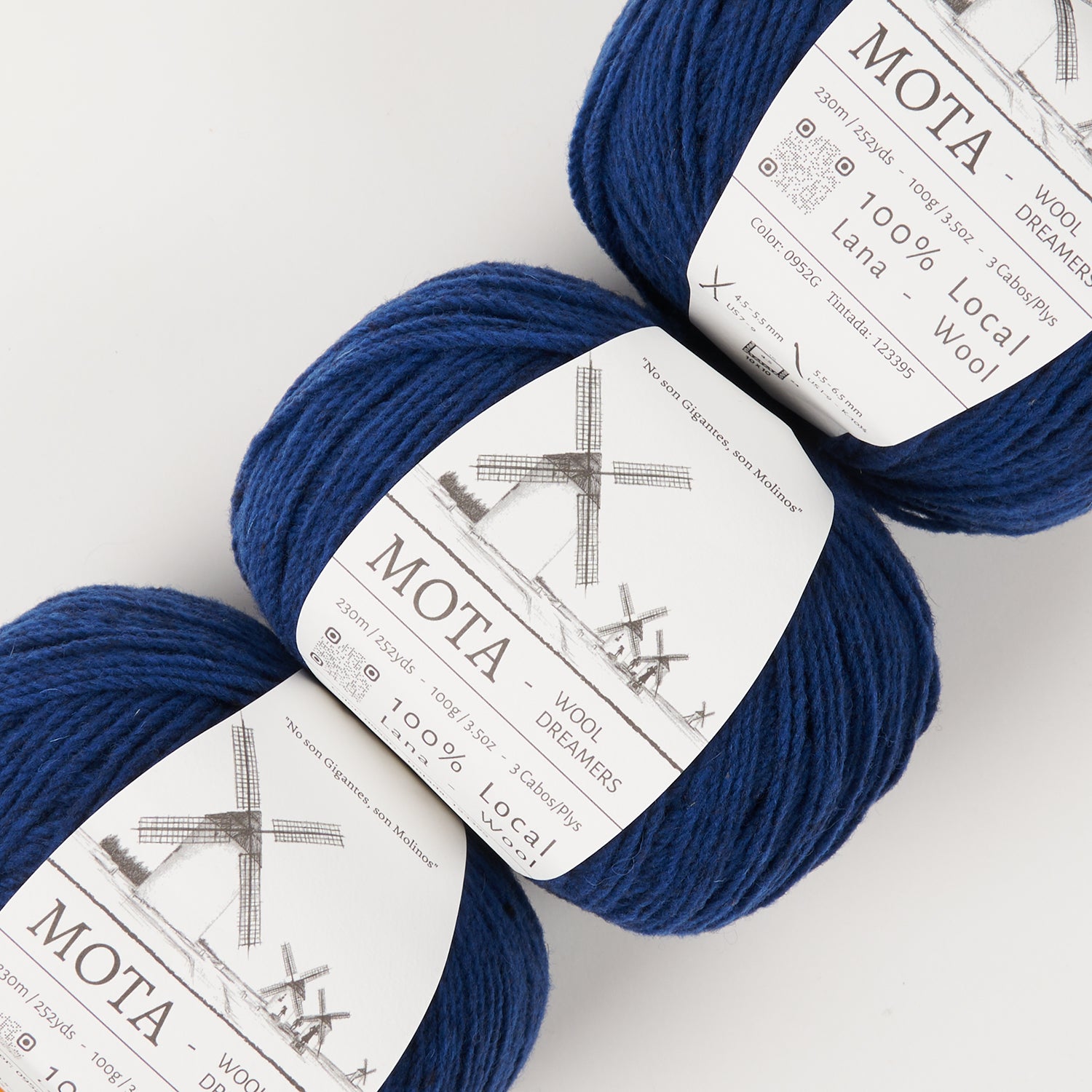 Wool Dreamers MOTA - 952G ROYAL BLUE Wool DK blue Yarn