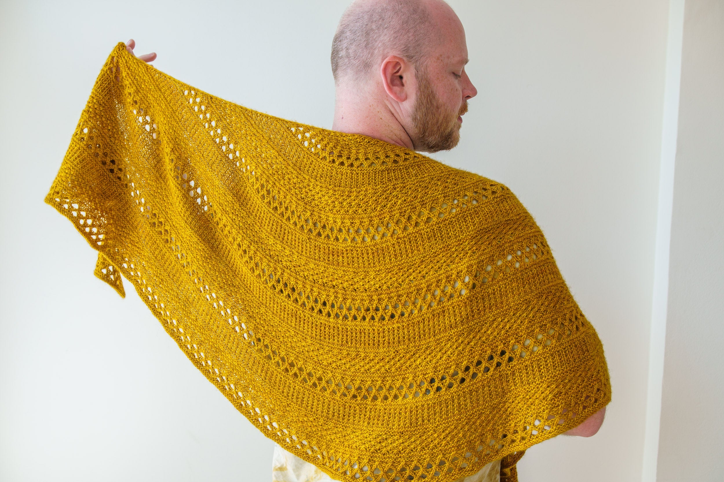 MINGLING DAISIES SHAWL PATTERN