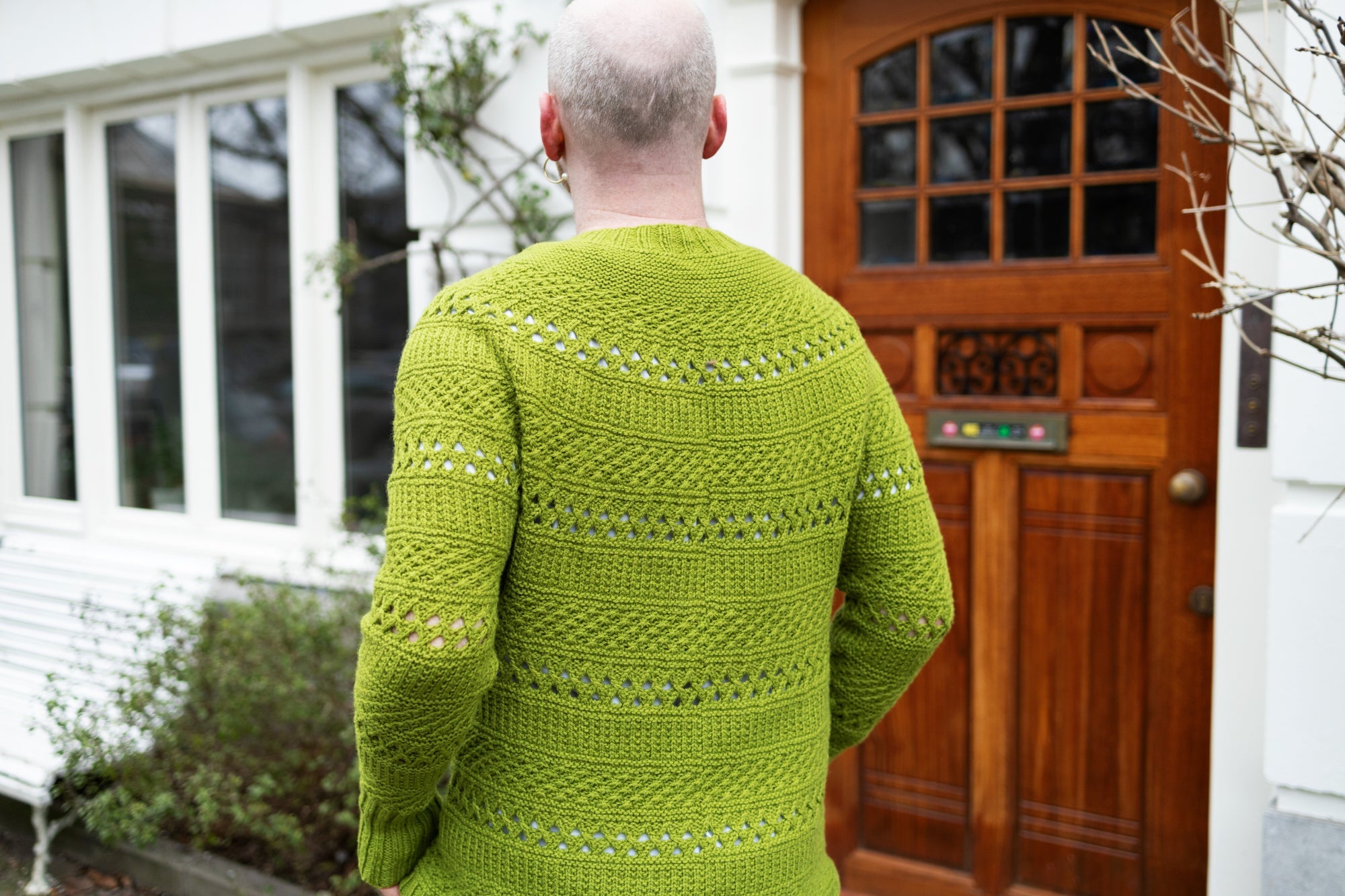 MINGLING DAISIES SWEATER PATTERN