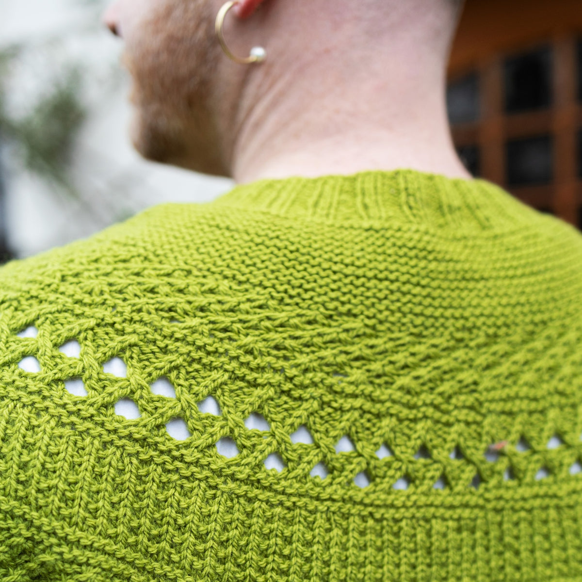 MINGLING DAISIES SWEATER - WELLINGTON