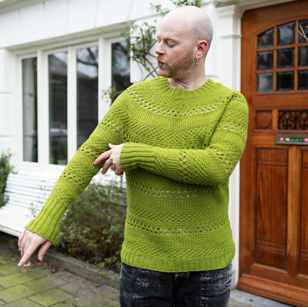 MINGLING DAISIES SWEATER - WELLINGTON