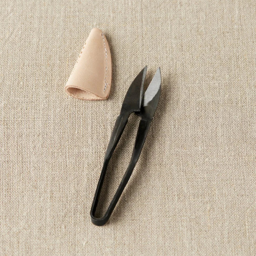 YARN SNIP WITH LEATHER COVER