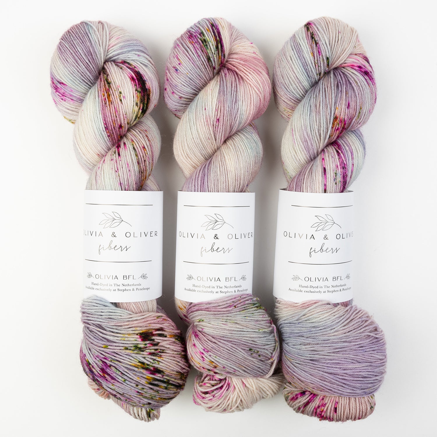Olivia & Oliver OLIVIA BFL - ABLOOM BFL Wool Blue Faced Leicester Fingering white purple Yarn