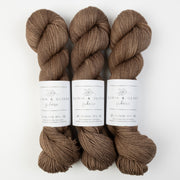 Olivia & Oliver OLIVIA BFL - HOT COCOA BFL Wool Blue Faced Leicester Fingering brown Yarn