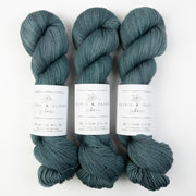 Olivia & Oliver OLIVIA BFL - JUNIPER BFL Wool Blue Faced Leicester Fingering green Yarn