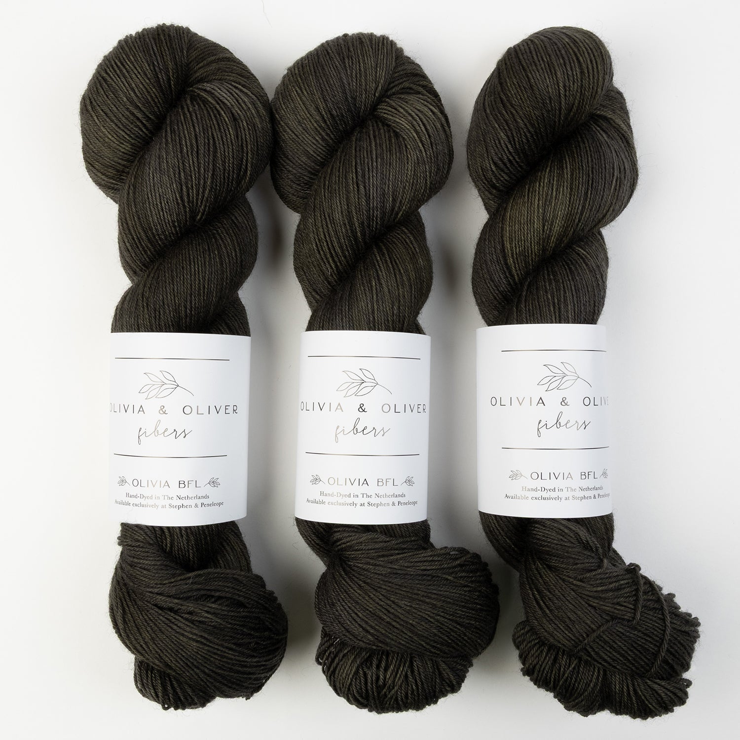 Olivia & Oliver OLIVIA BFL - OVERCAST BFL Wool Blue Faced Leicester Fingering grey Yarn