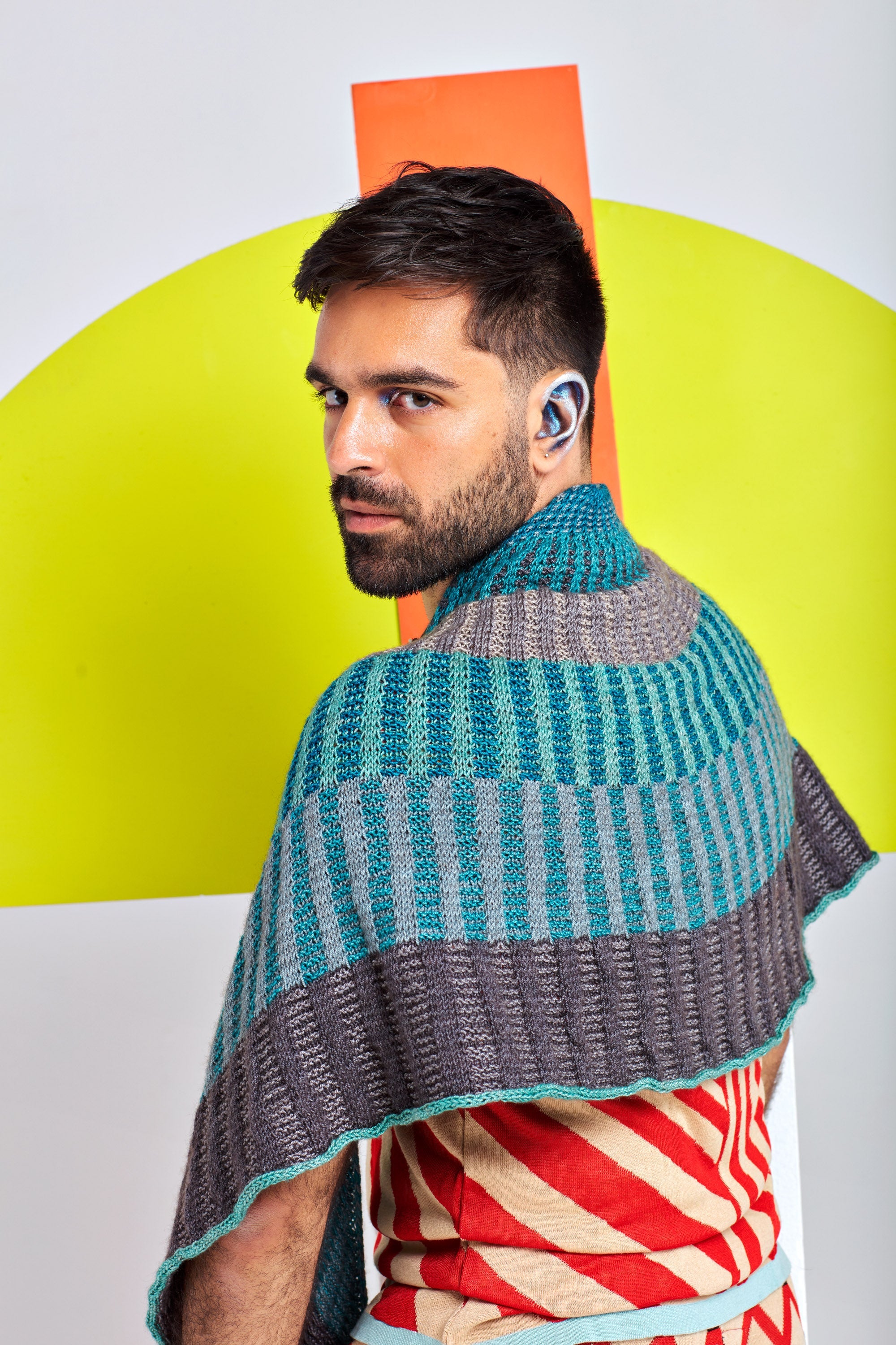 PAINTING COLUMNS SHAWL PATTERN