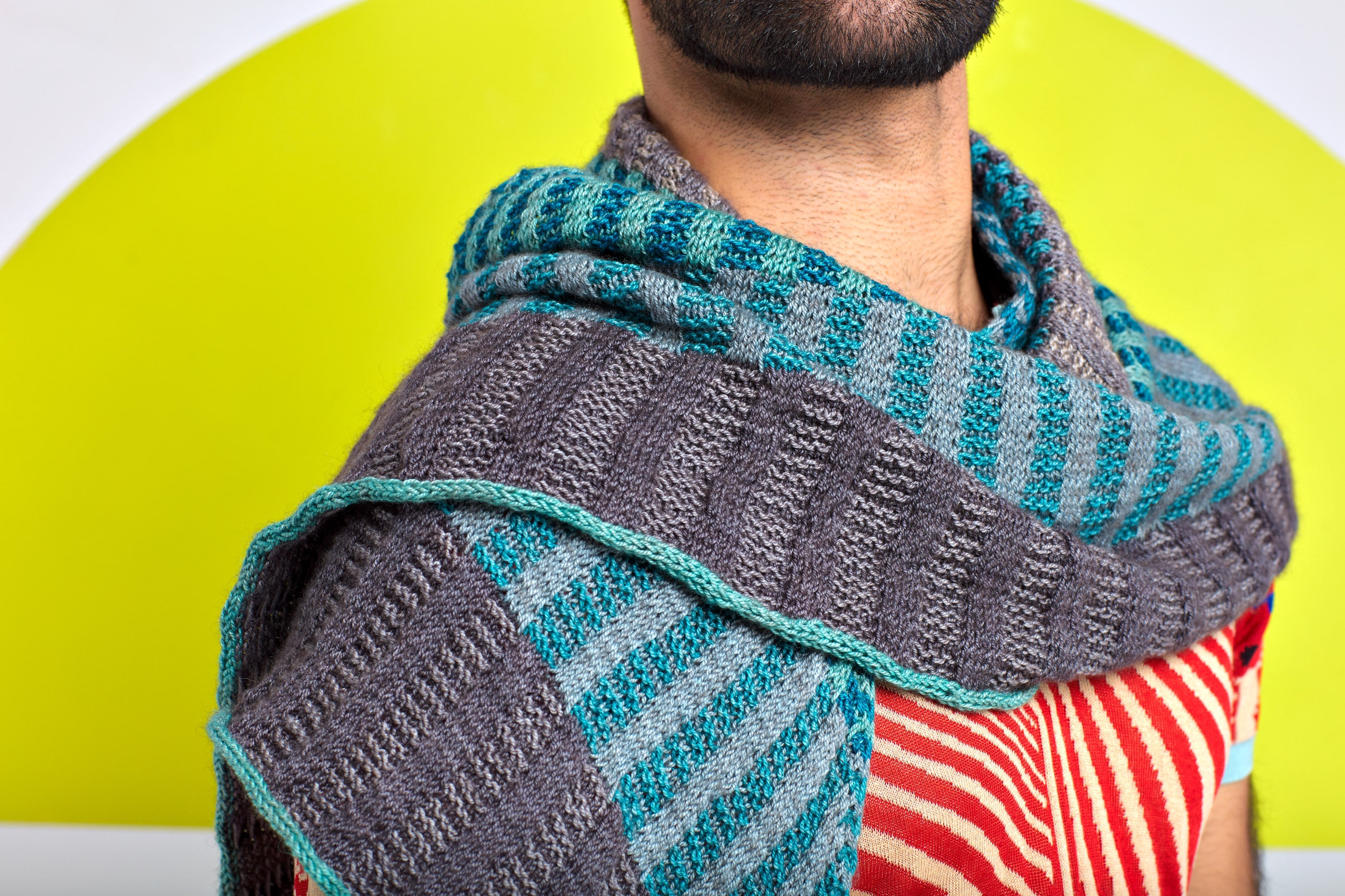 PAINTING COLUMNS SHAWL PATTERN