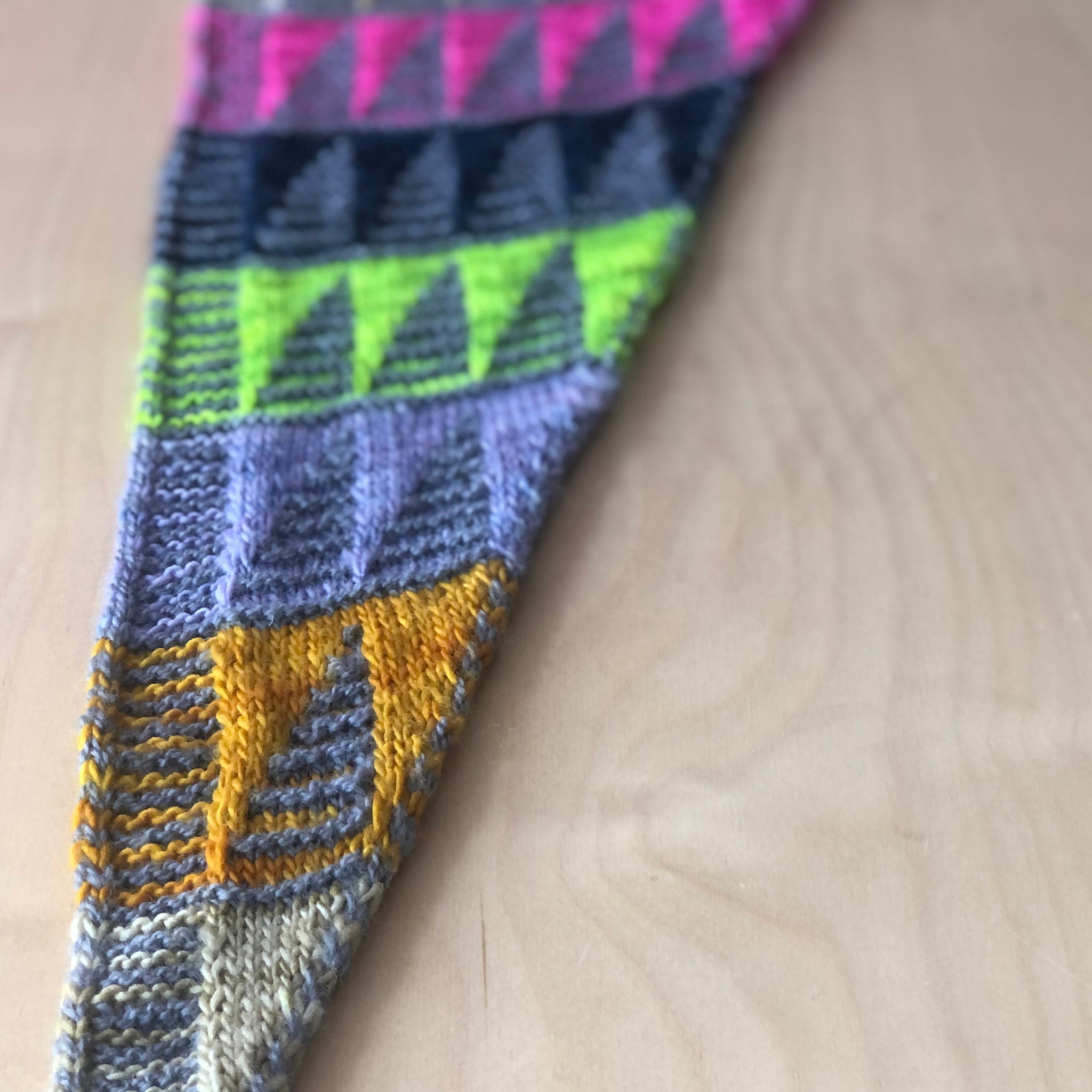 PAINTING TRIANGLES SHAWL PATTERN
