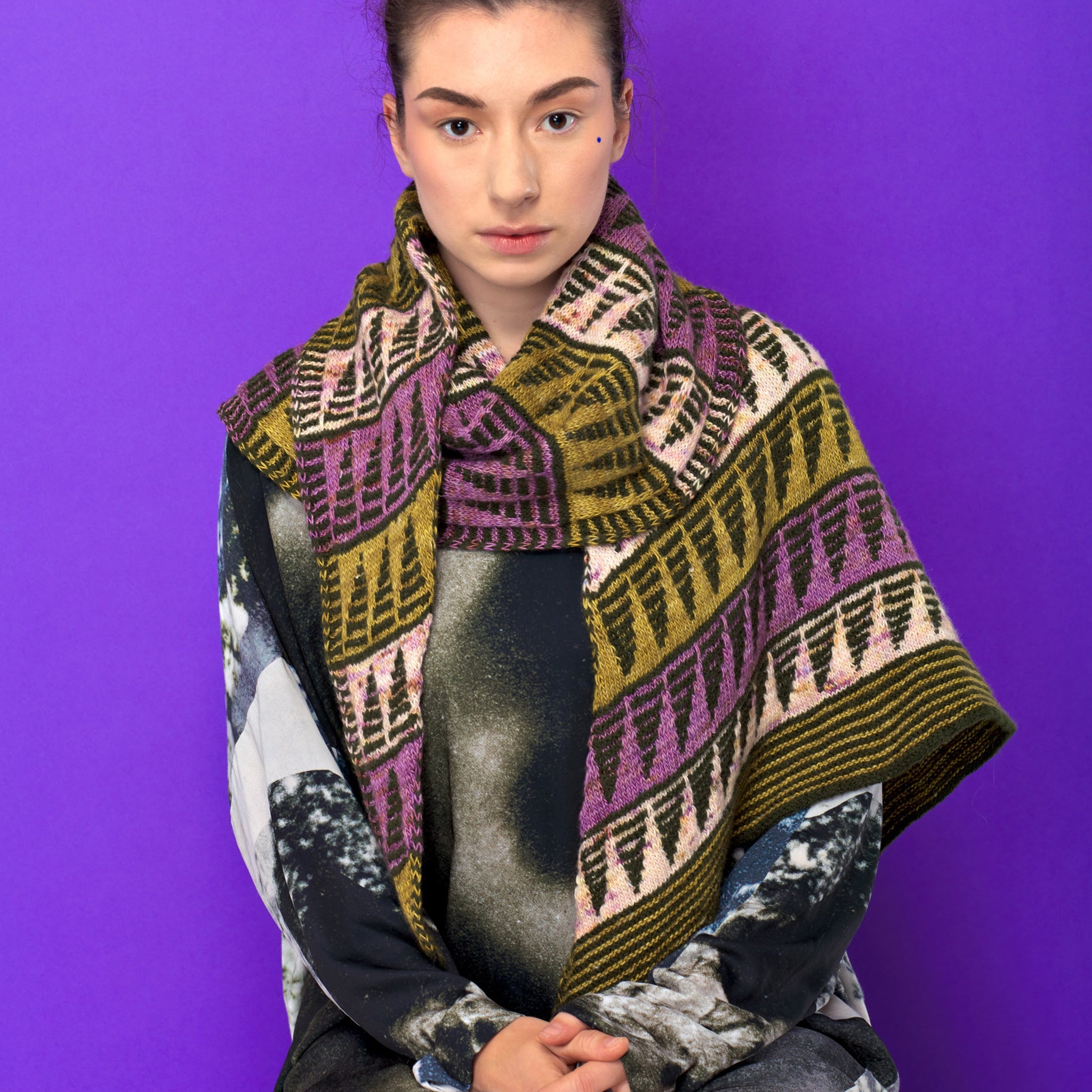 PAINTING TRIANGLES SHAWL PATTERN