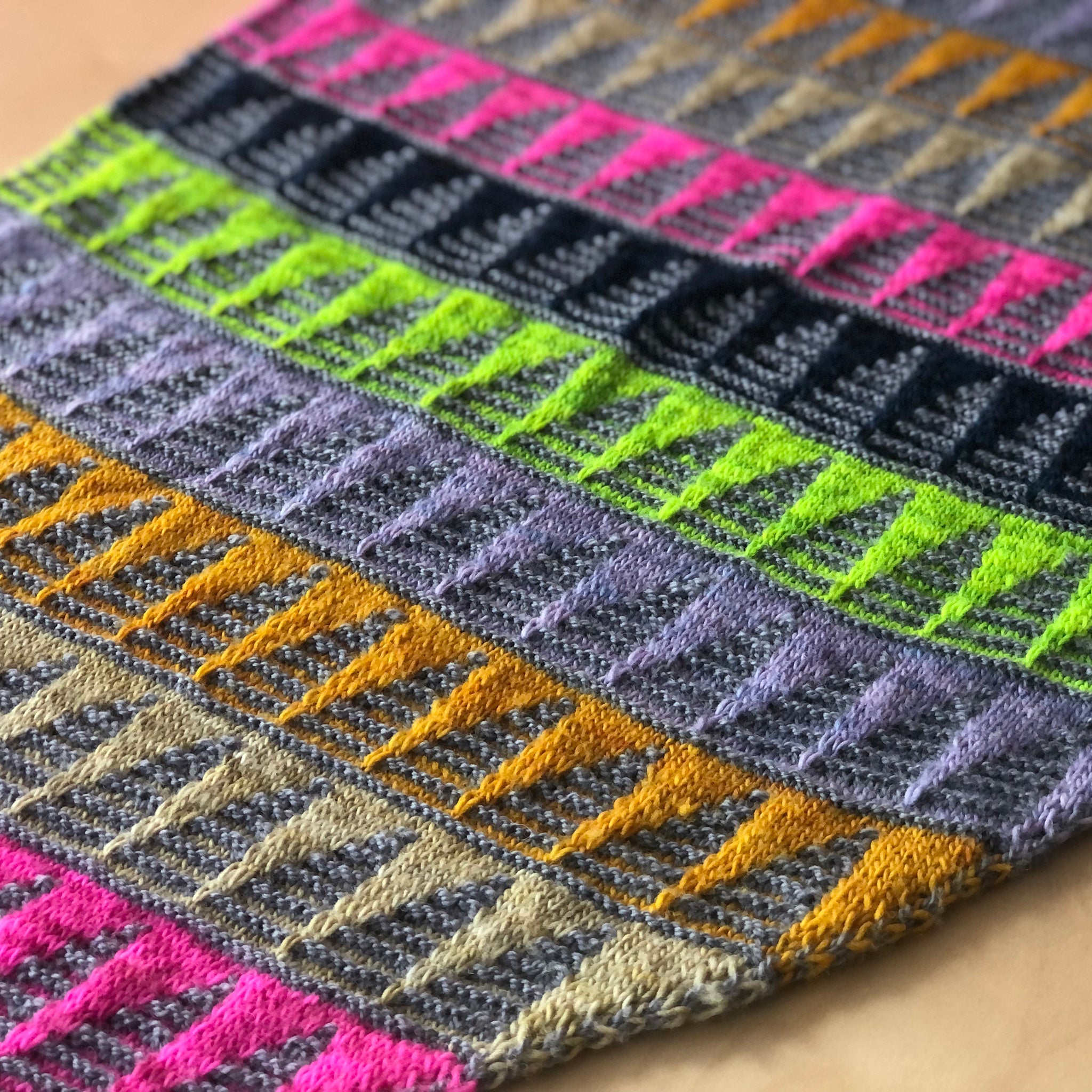 PAINTING TRIANGLES SHAWL PATTERN