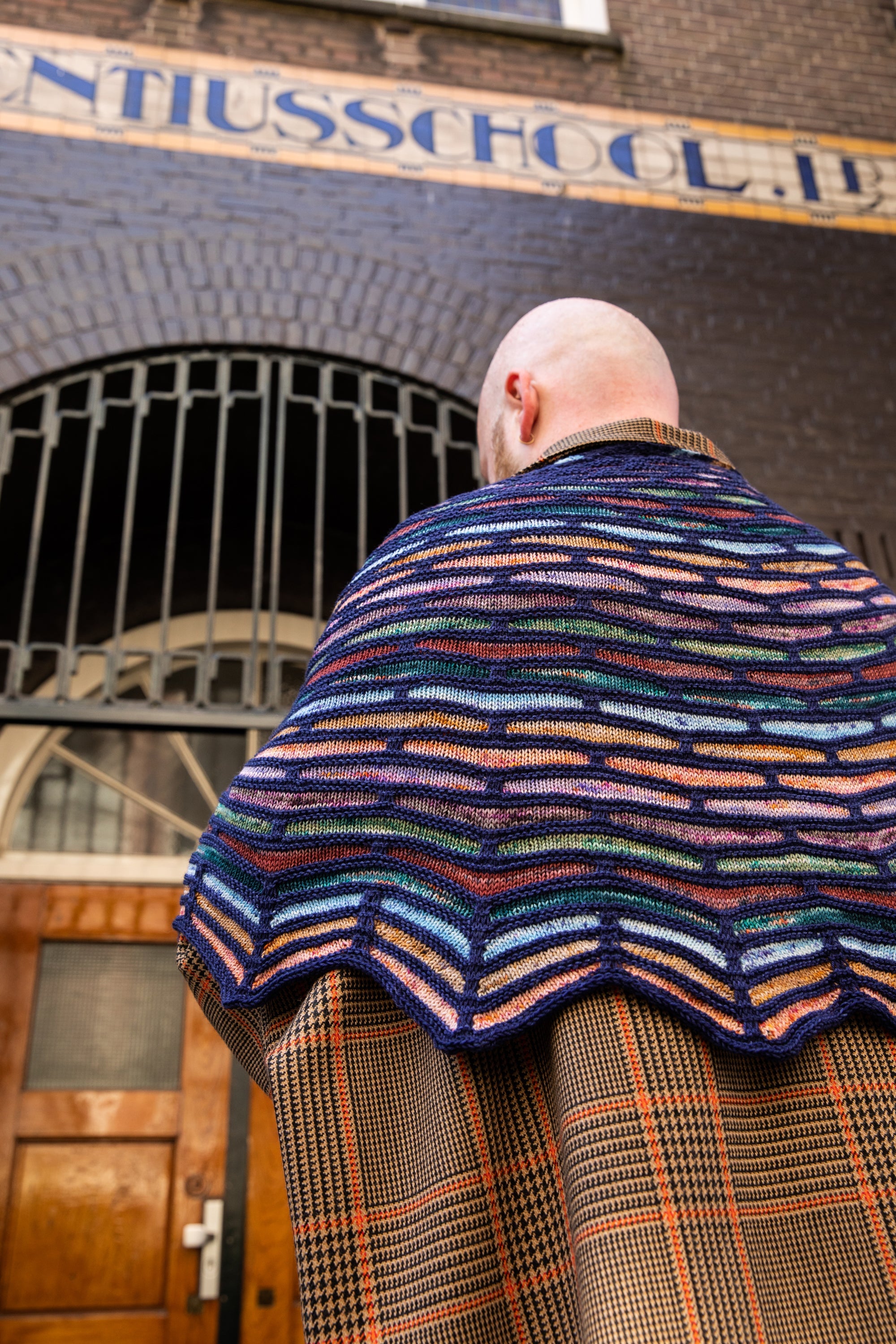 PAINTING BRICKS SHAWL PATTERN