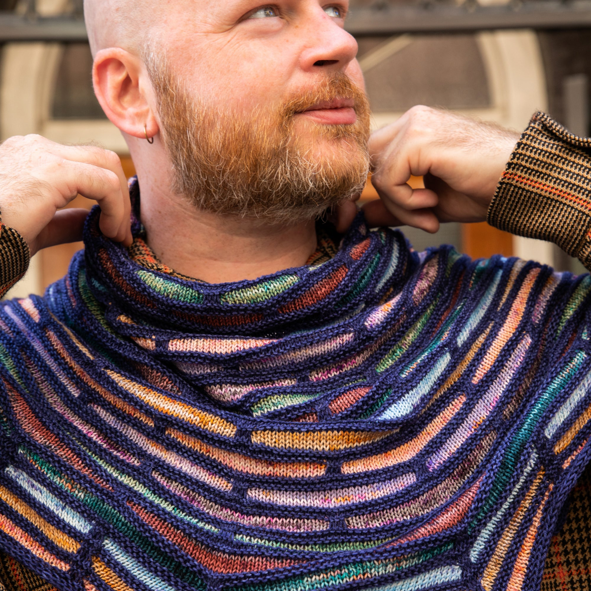 PAINTING BRICKS SHAWL - SPACE BRICKS