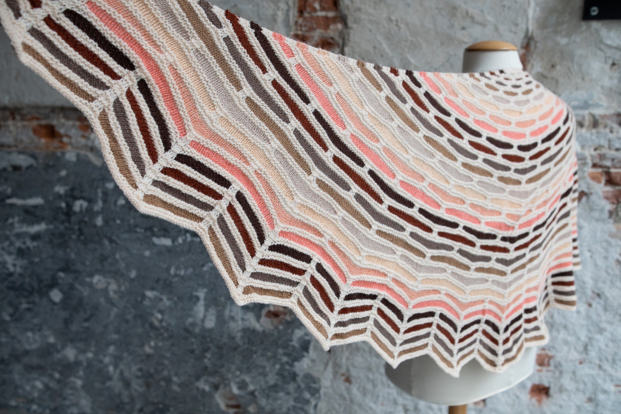 PAINTING BRICKS SHAWL PATTERN