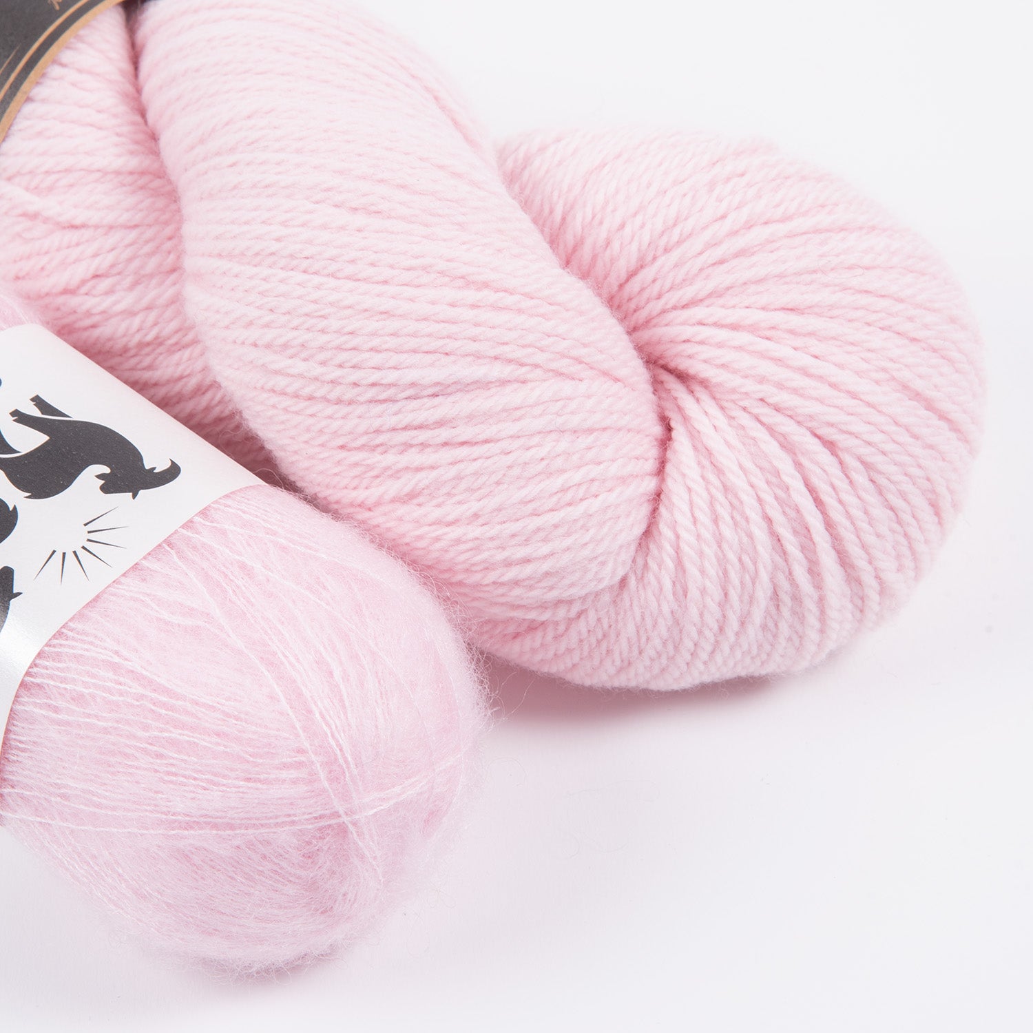POWDER MOHAIR MATCH TRIO DK
