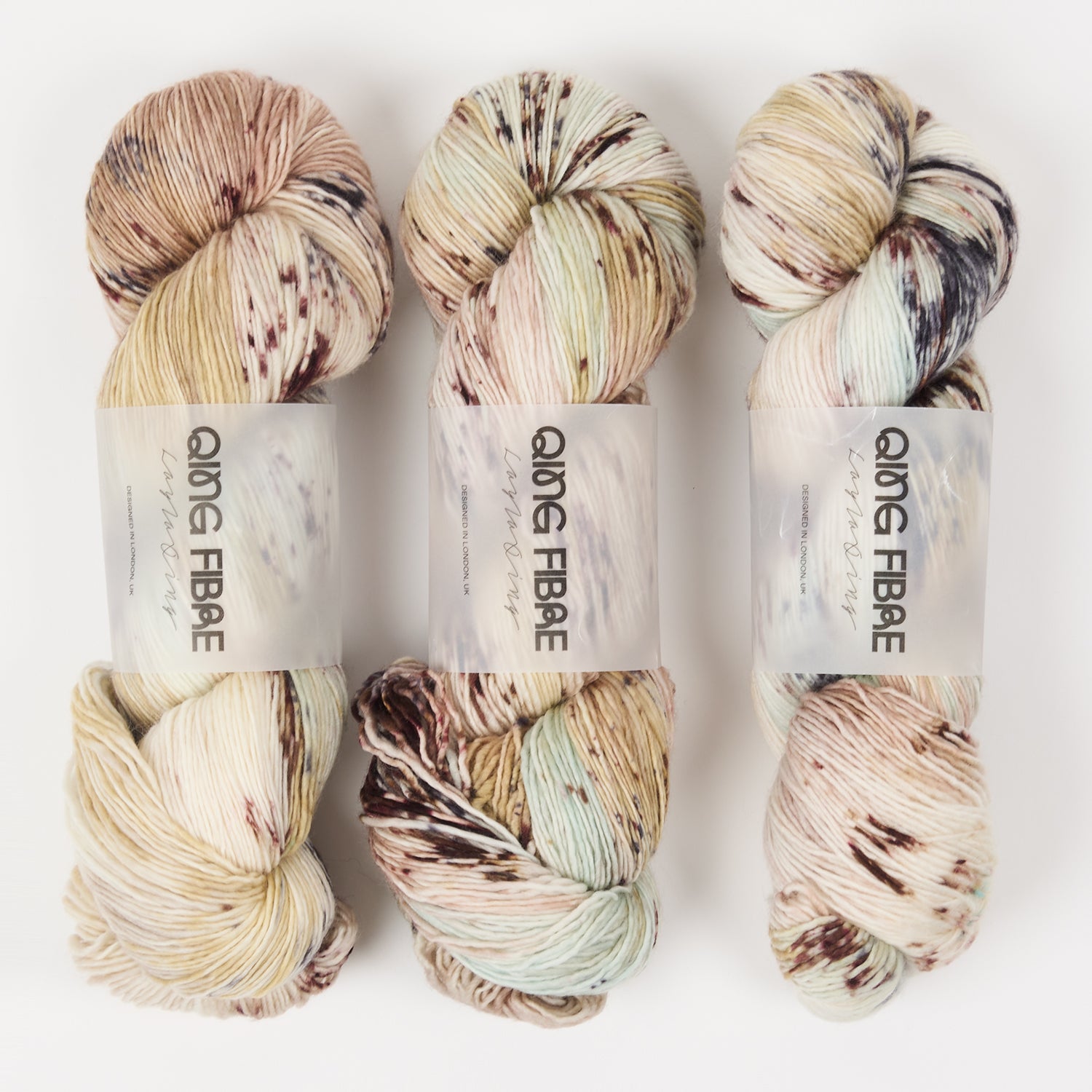 Qing Fibre DASHING SASSY - FOSSIL Merino wool Fingering cream Yarn