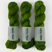 Qing Fibre DASHING SASSY - TUXEDO MASK Merino wool Fingering green Yarn