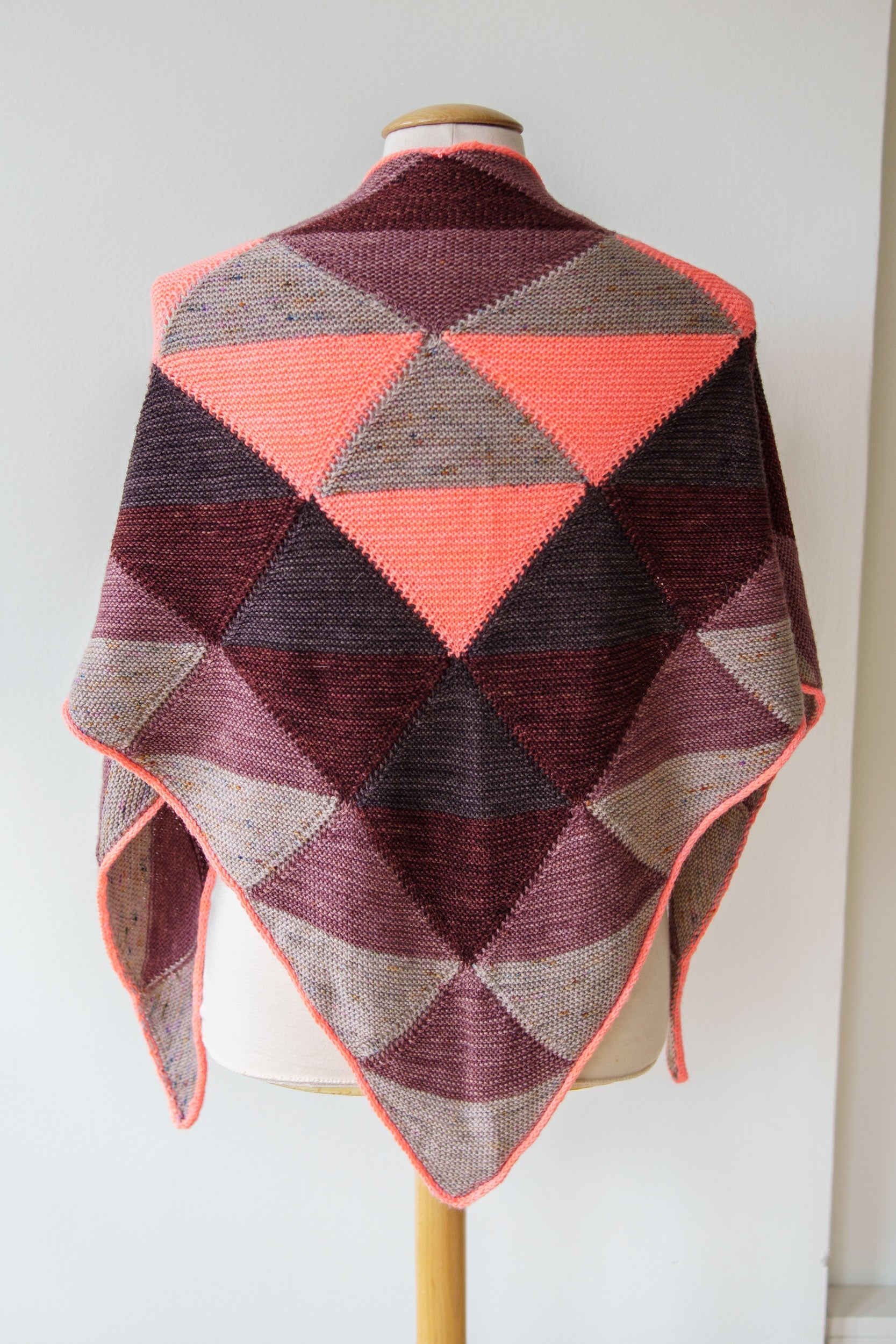 QUILTING TRIANGLES SHAWL PATTERN