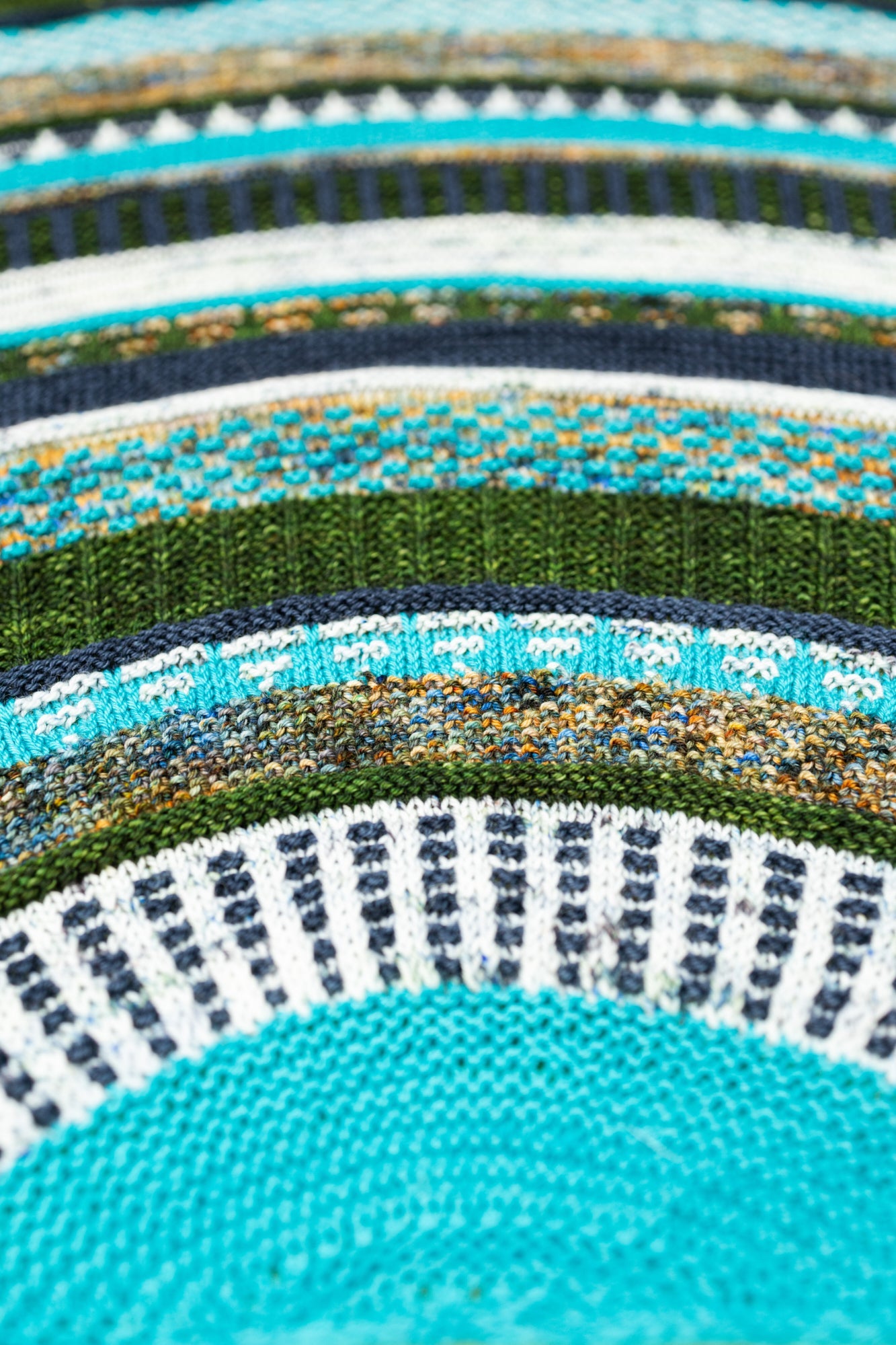 QUIRKY QUINTET SHAWL PATTERN