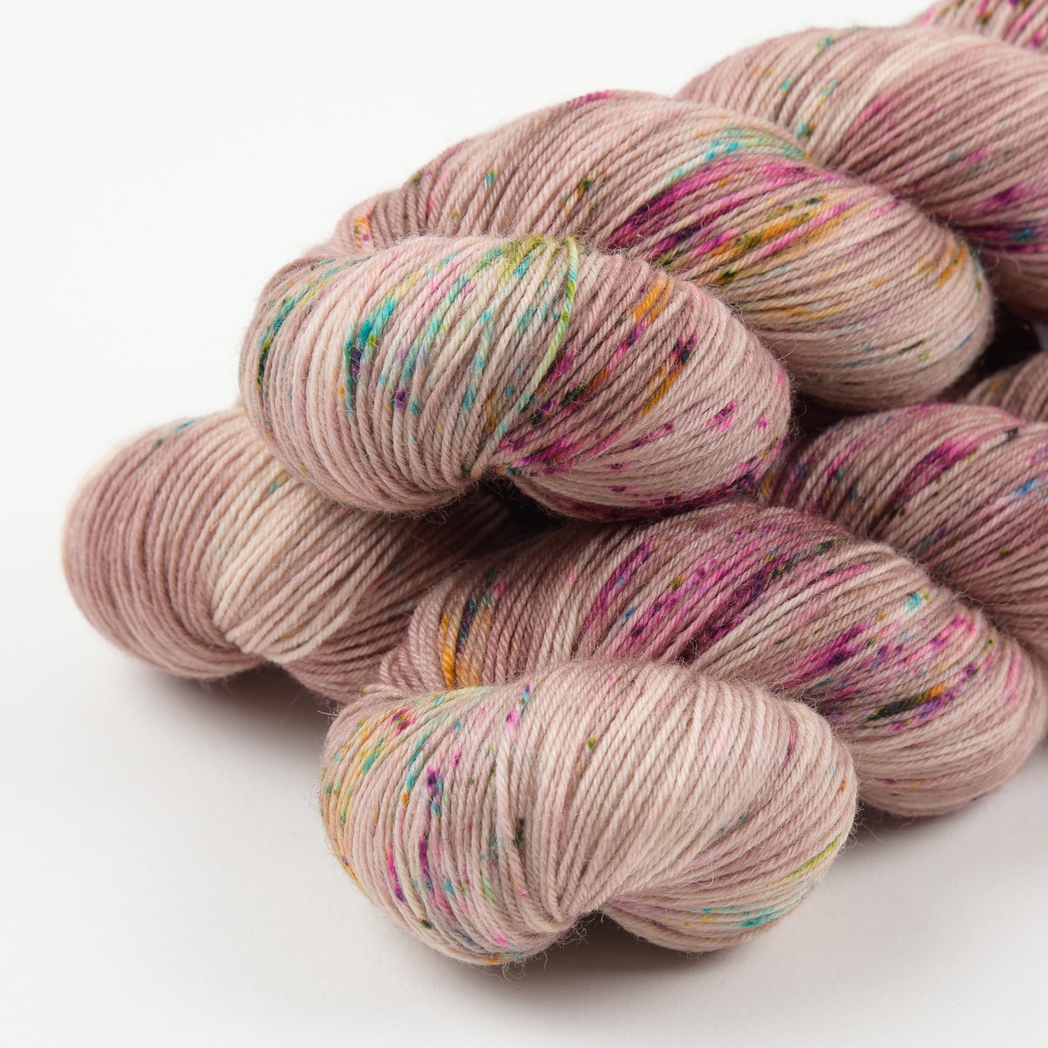 OLIVIA BFL - SCATTERED PETALS