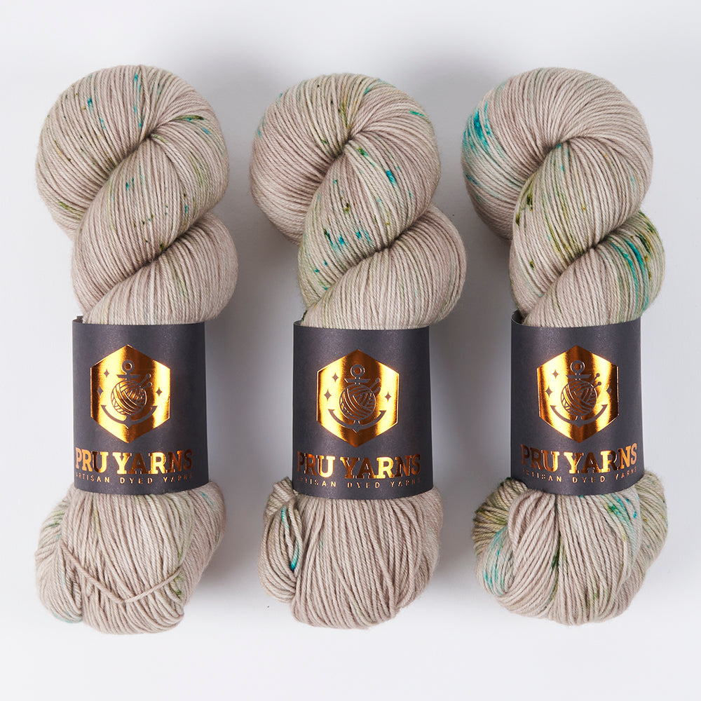 Punk Rock Unicorn SOUL - VANCOUVER Merino wool Nylon Fingering  Sock beige green Yarn