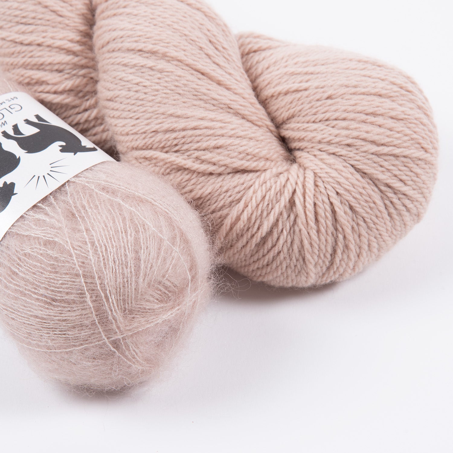 SAND MOHAIR MATCH FOUR DK