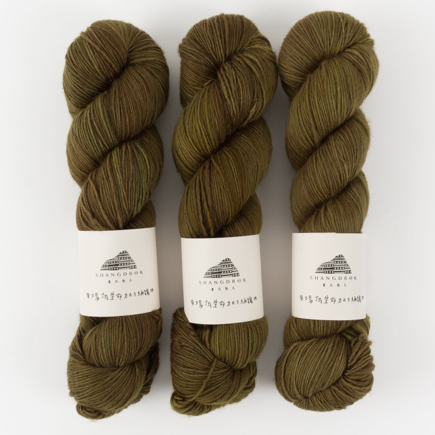 Shangdrok SINGLE MERINO - MOUNTAIN AROUND HERE Merino wool Fingering green Yarn