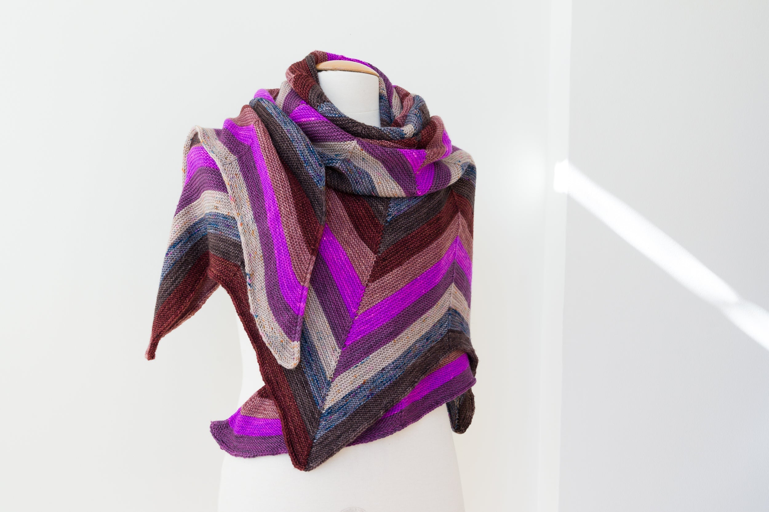 SHIFTING CHEVRONS SHAWL PATTERN