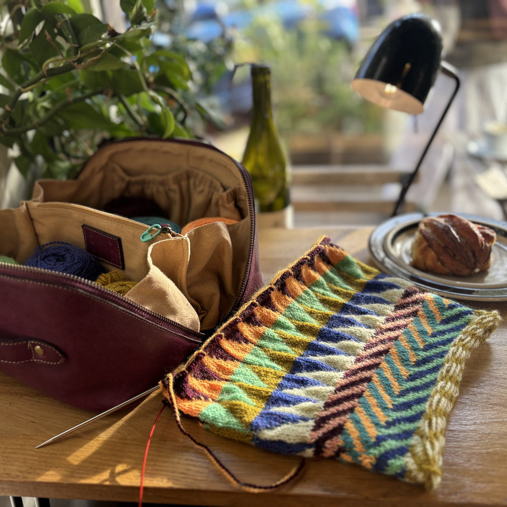 SHIVER DEFENDER COWL - COBALT STARFISH