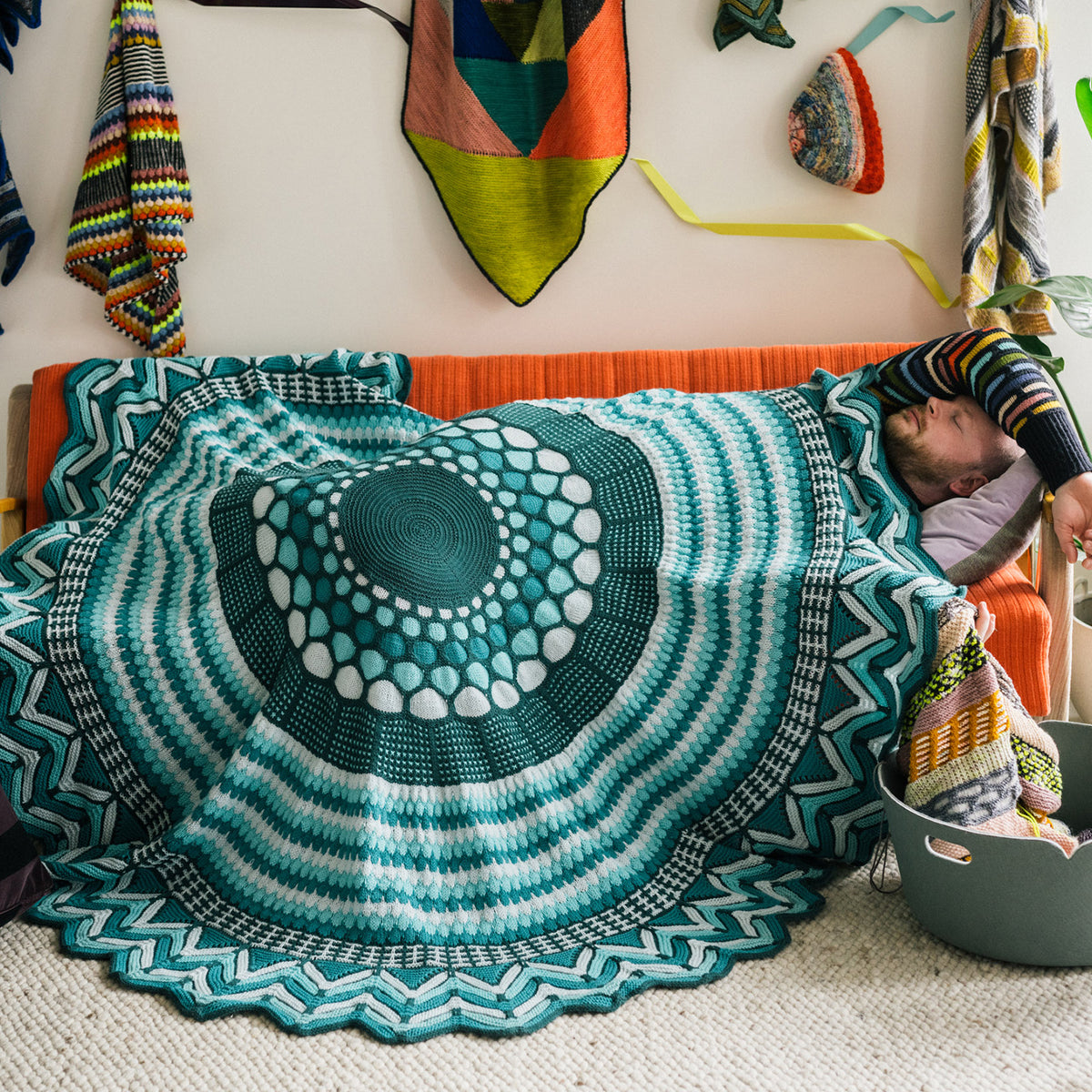 SLIPSTRAVAGANZA BLANKET - ROYAL BLANKET