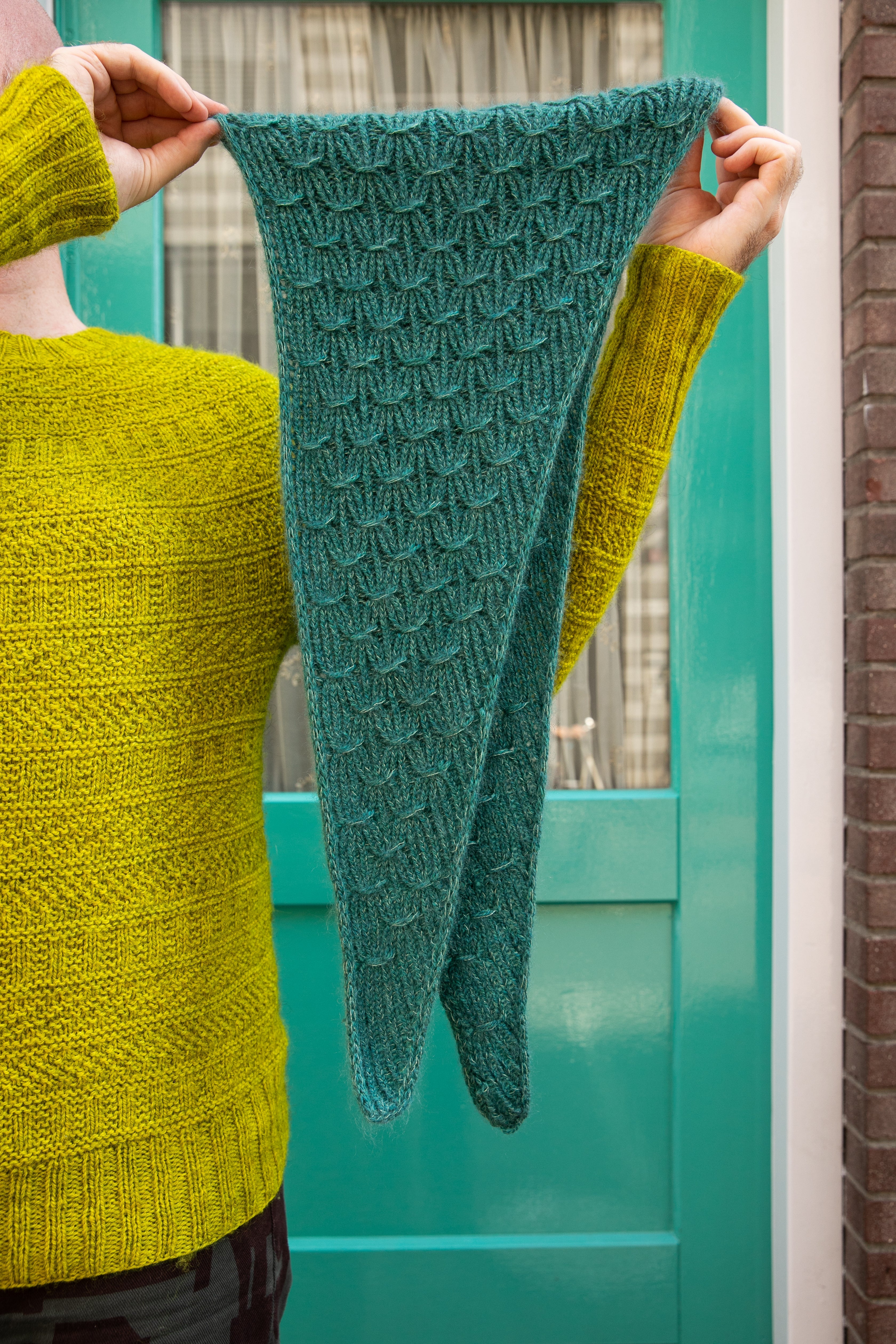 SMOCK O'CLOCK TRIANGLE PATTERN
