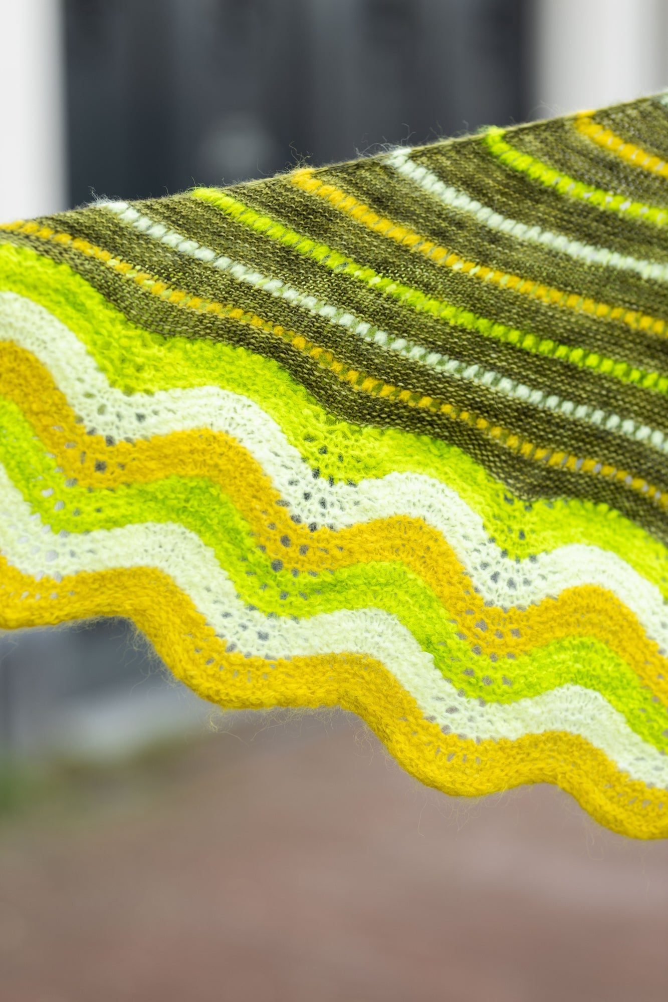 SURI SHIMMY SHAWL PATTERN