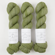 Olivia & Oliver OLIVIA BFL - WILLOW BFL Wool Blue Faced Leicester Fingering green Yarn