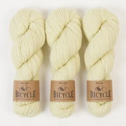 West Wool BICYCLE - CELERIAC Merino wool Fingering green Yarn