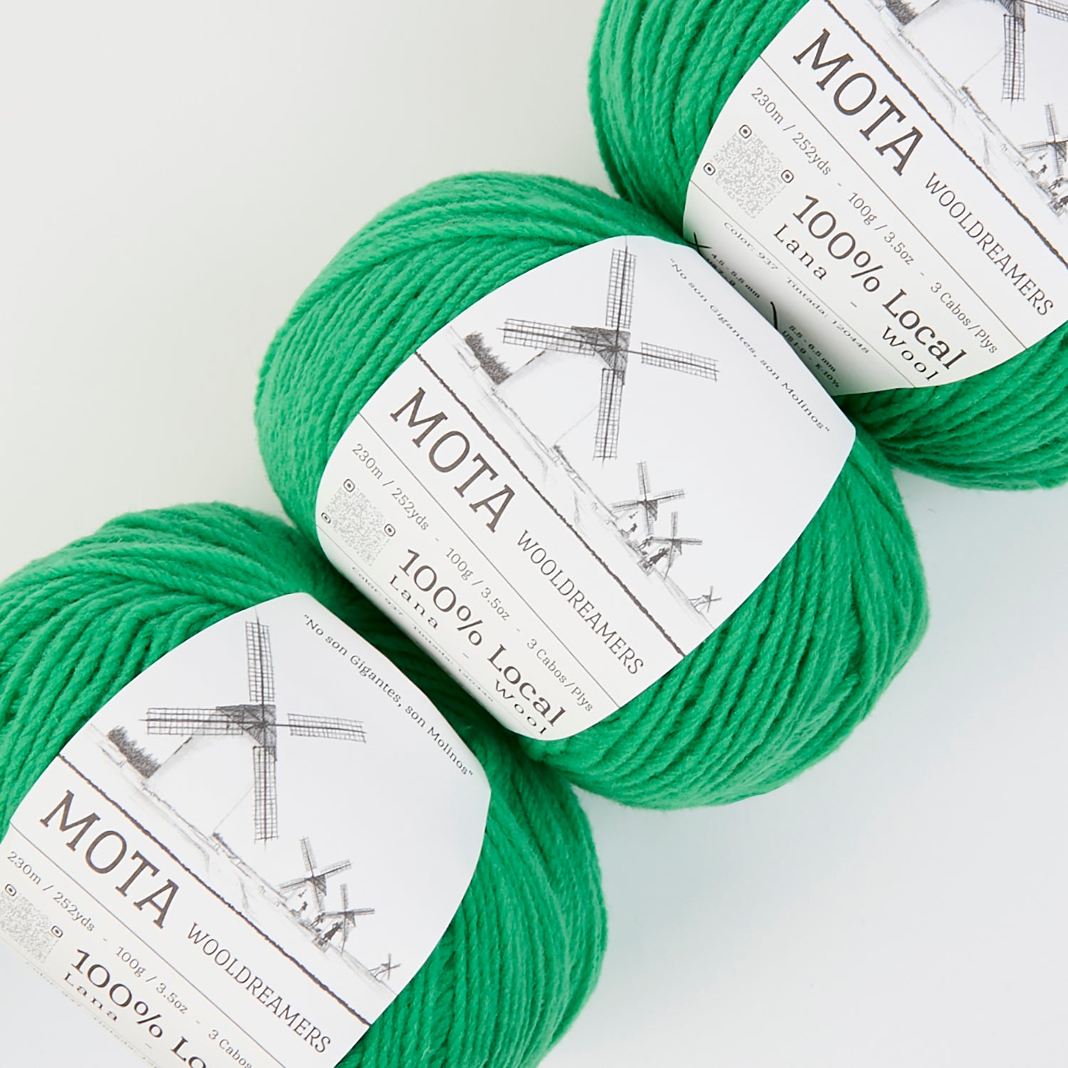 Wool Dreamers MOTA - 937 BRIGHT GREEN Wool DK green Yarn