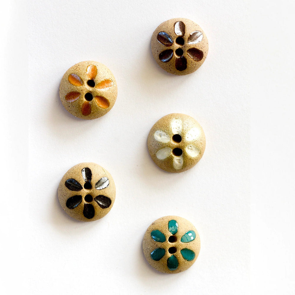 GEOMETRIC GROOVES BUTTONS