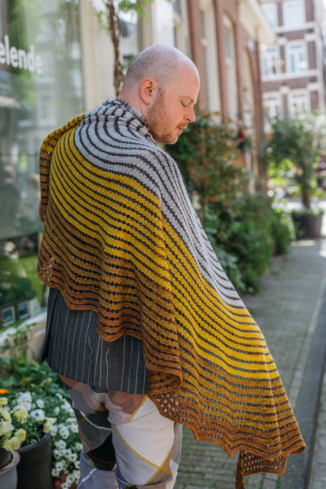 CURVETTE SHAWL PATTERN