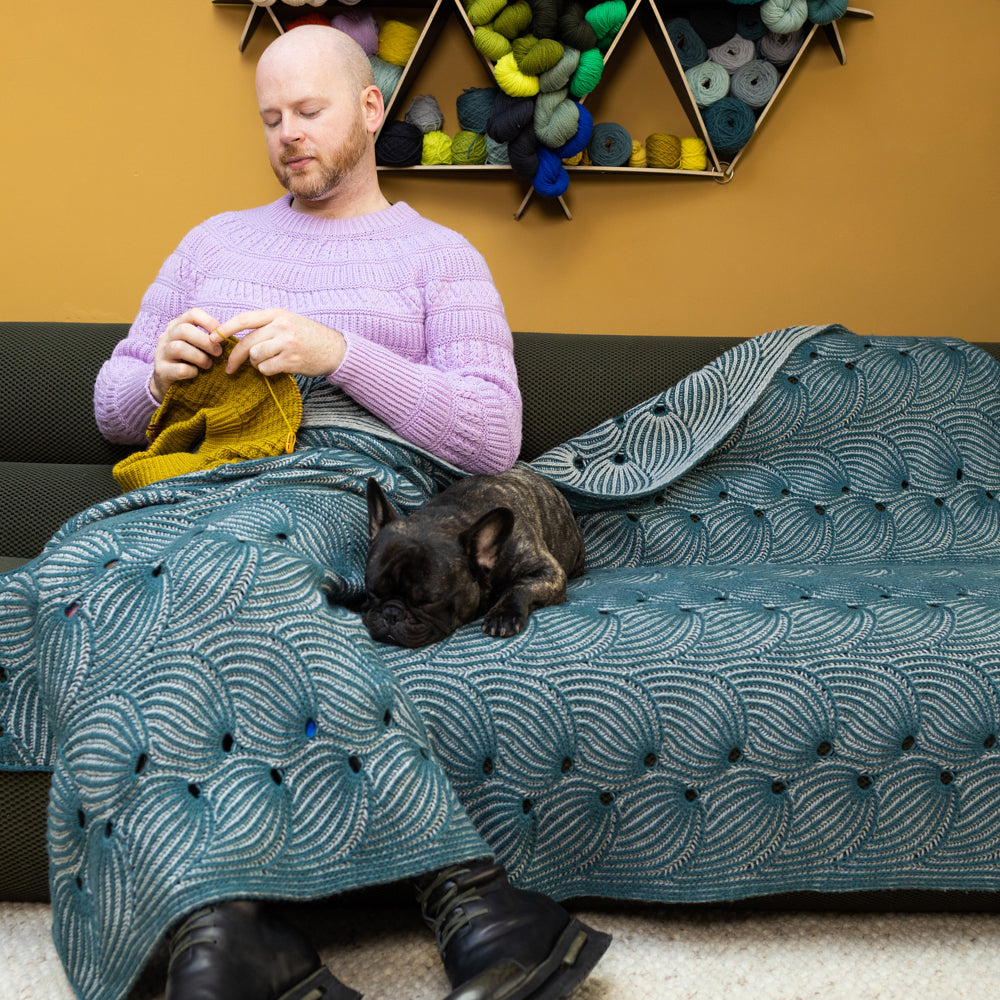 FLYING FOXTAIL BLANKET - SEASONED AVOCADO