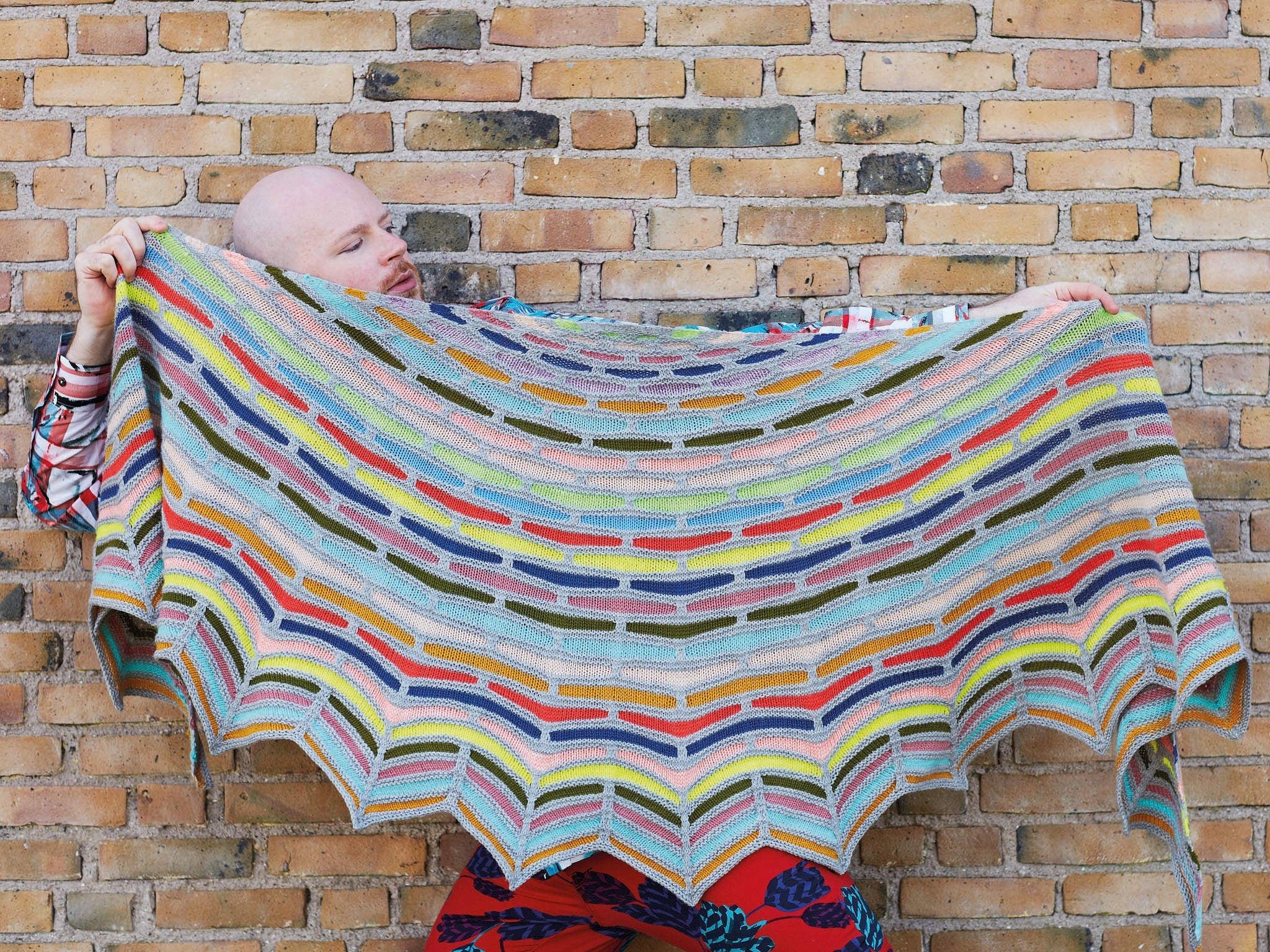 PAINTING BRICKS SHAWL PATTERN