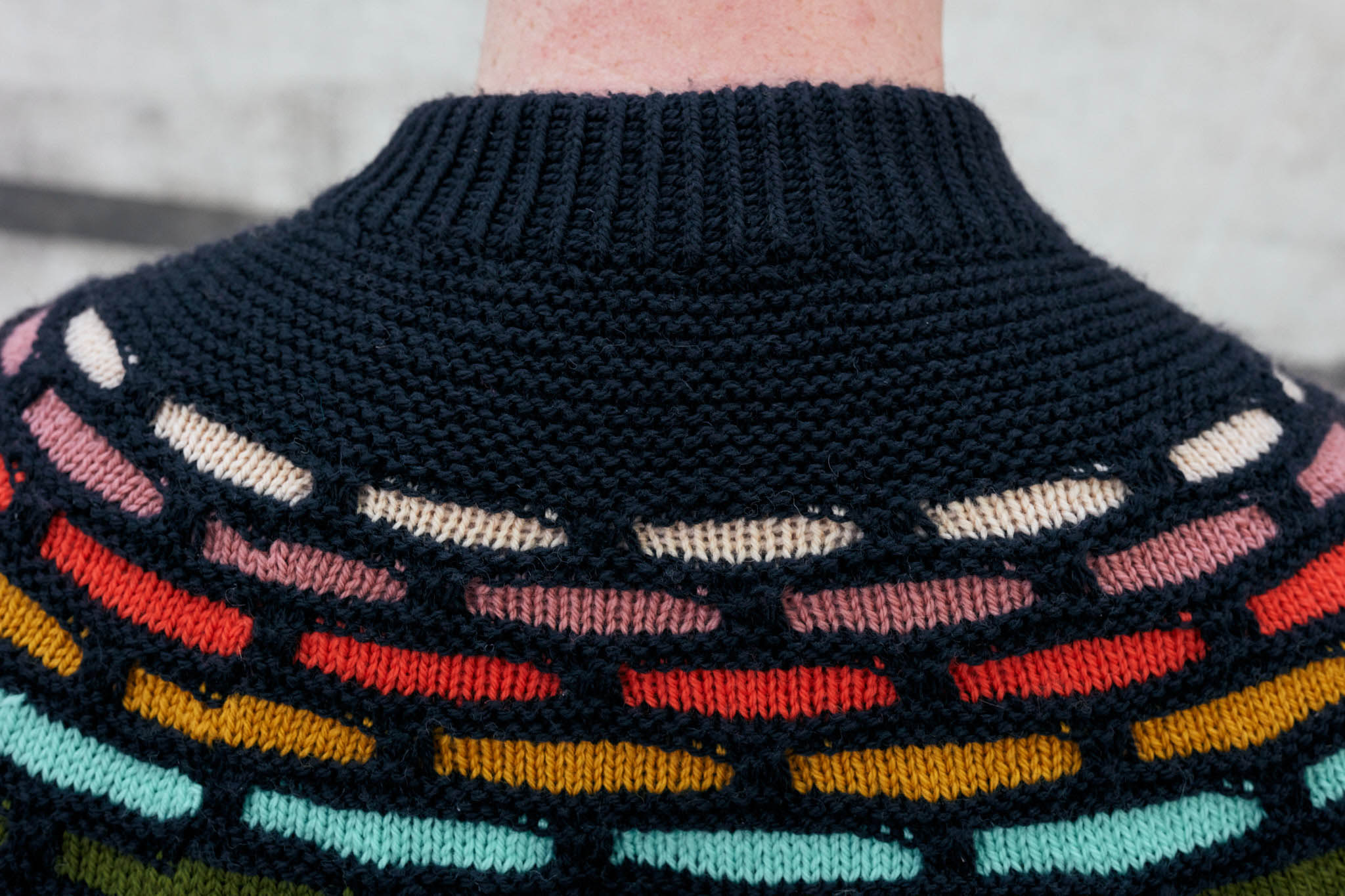 PAINTING BRICKS SWEATER PATTERN