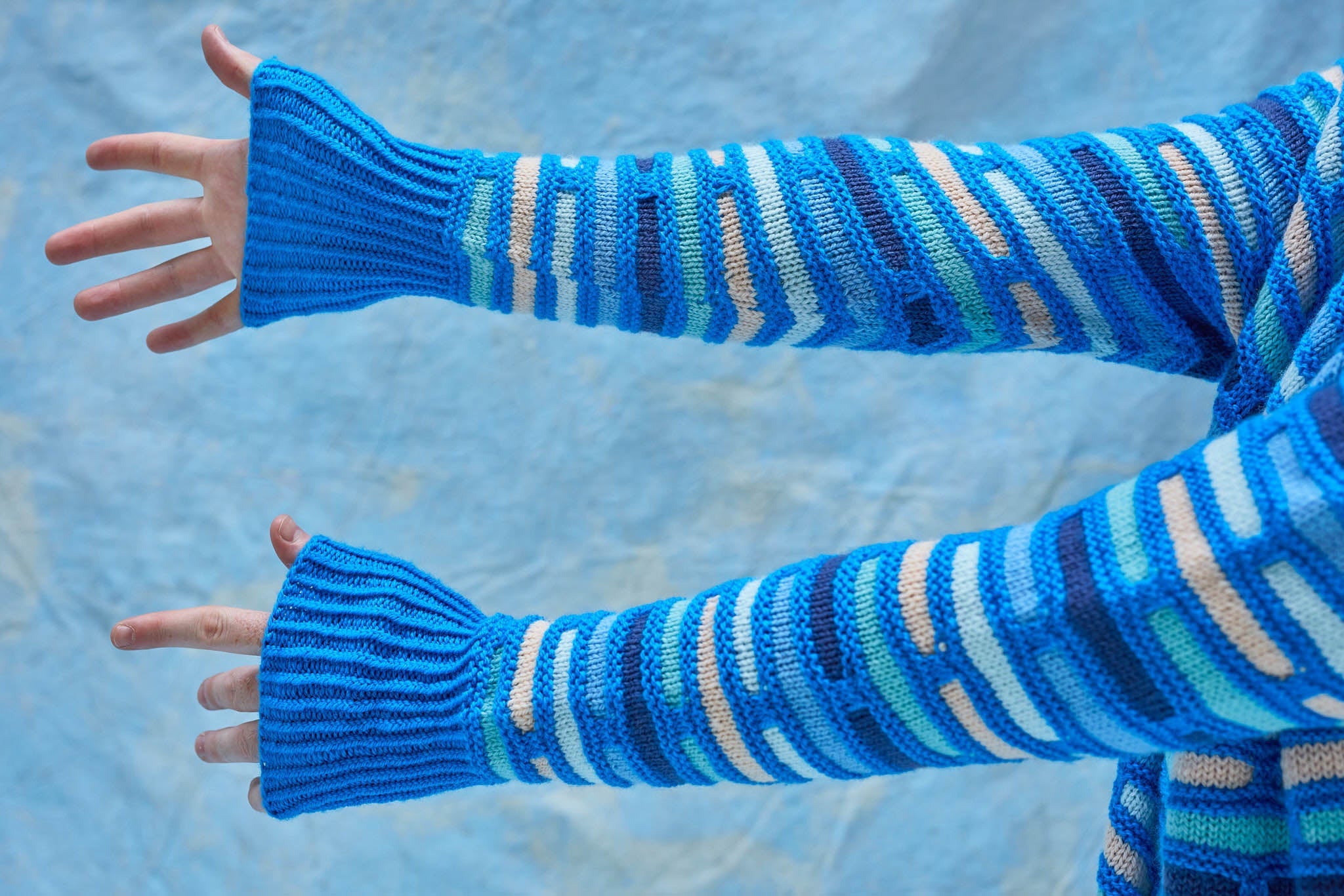 PAINTING BRICKS SWEATER PATTERN