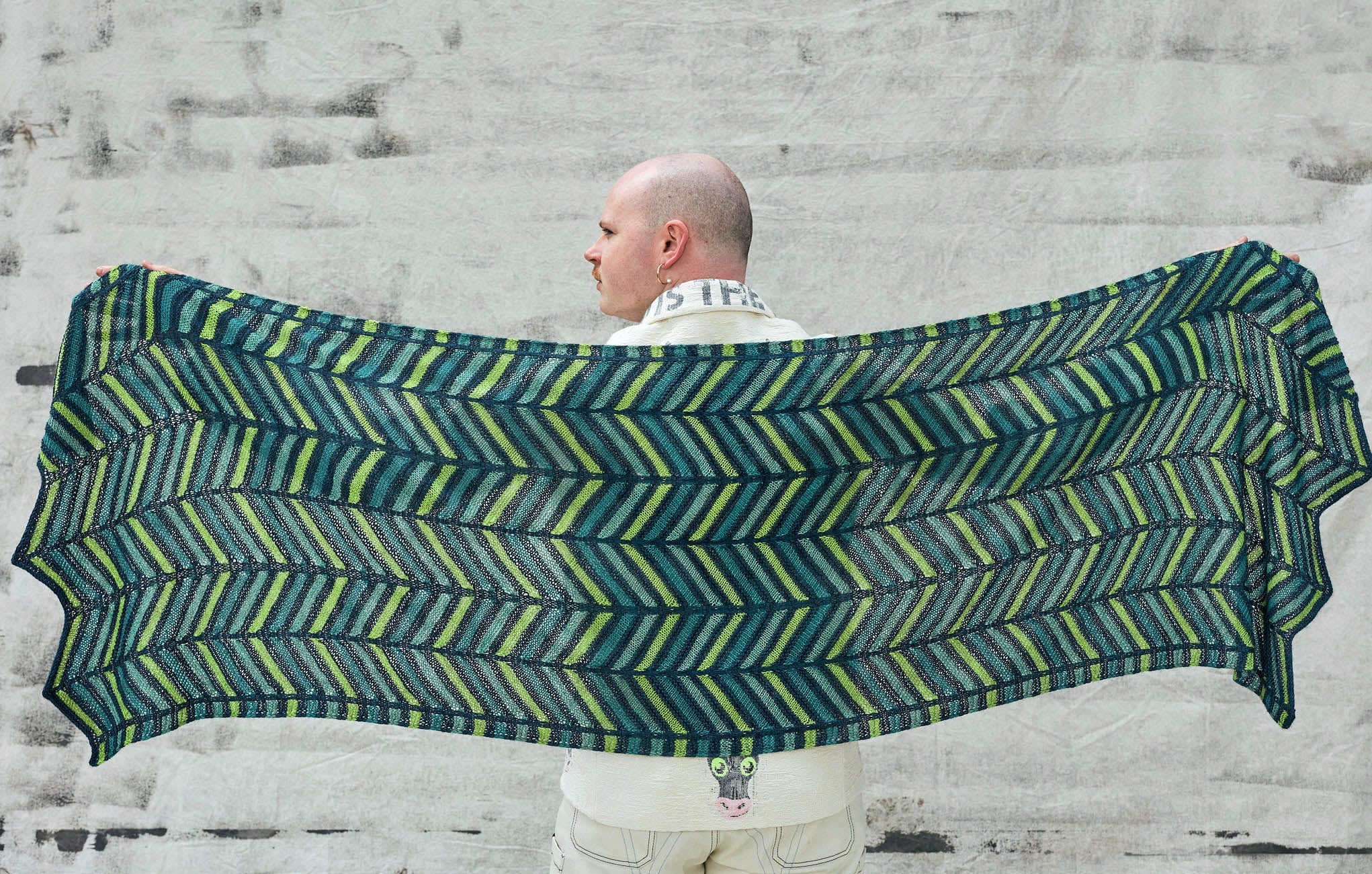 PAINTING CHEVRONS PATTERN