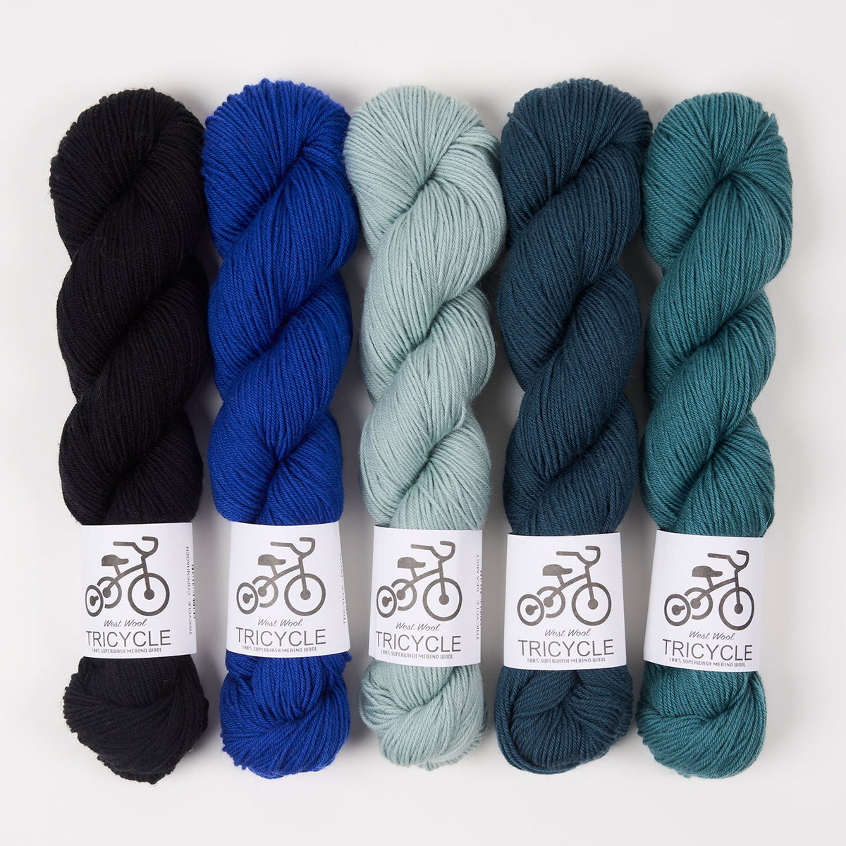 DELECTABLE COLLECTIBLE SHAWL - FLOATING AROUND